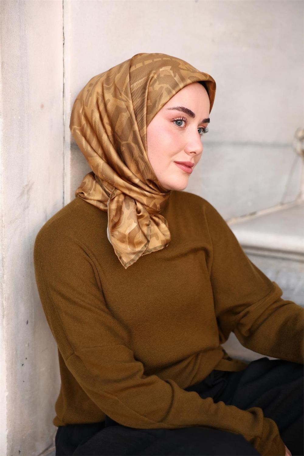 Twill İpek Eşarp Asit–Yağ Yeşili–Haki Desenli Tok Duruşlu 90x90