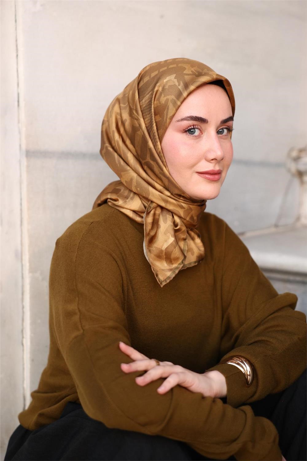 Twill İpek Eşarp Asit–Yağ Yeşili–Haki Desenli Tok Duruşlu 90x90
