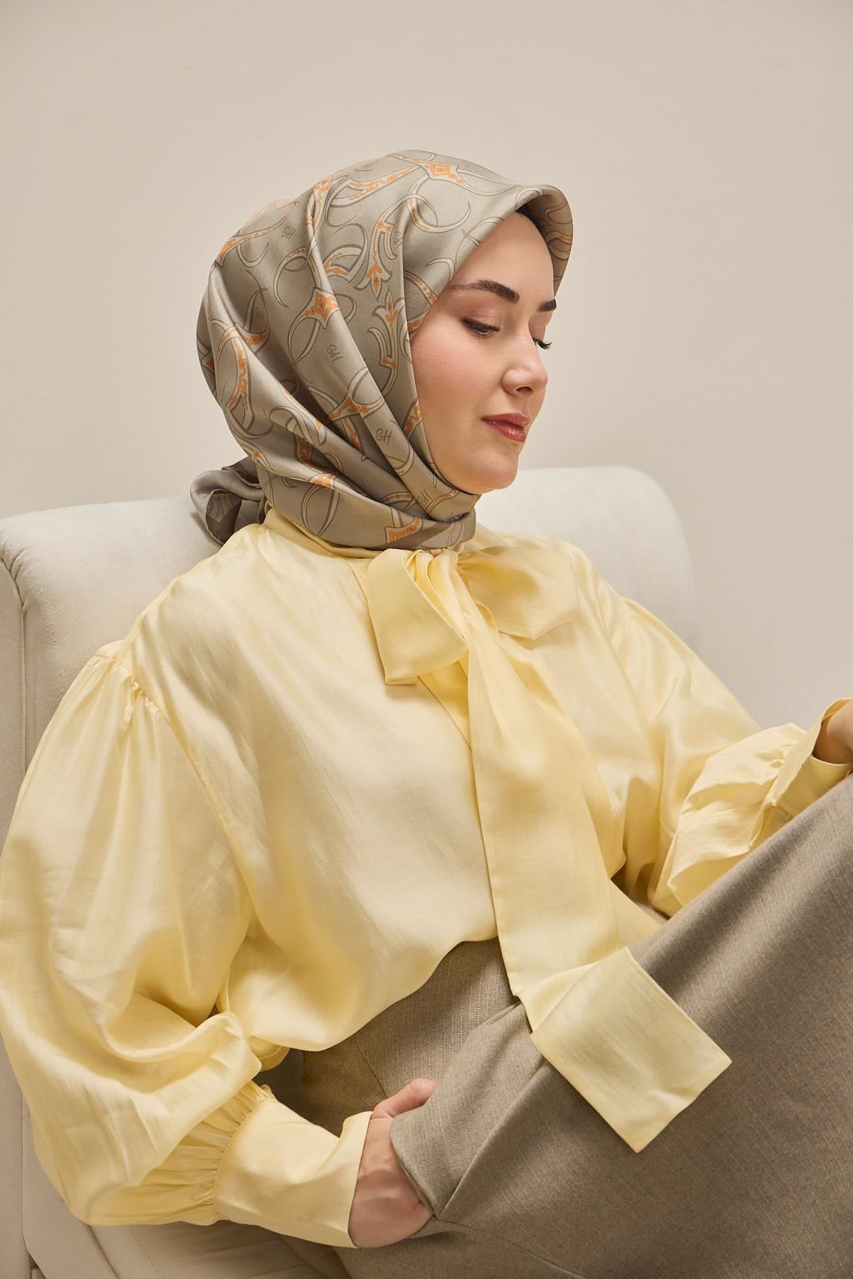 Twill İpek Eşarp Barok Koyu Gri 90x90
