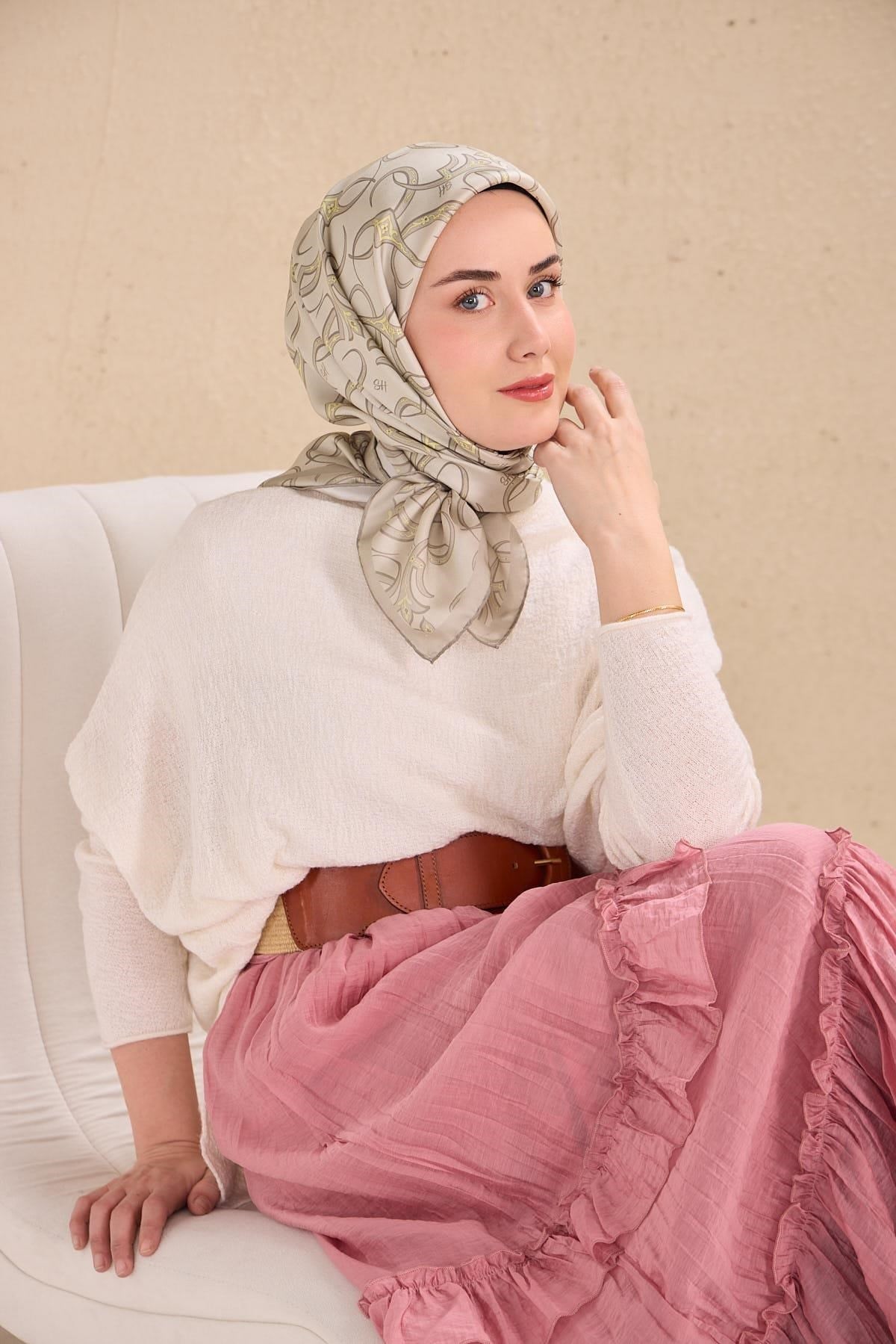 Twill İpek Eşarp Barok Taş 90x90