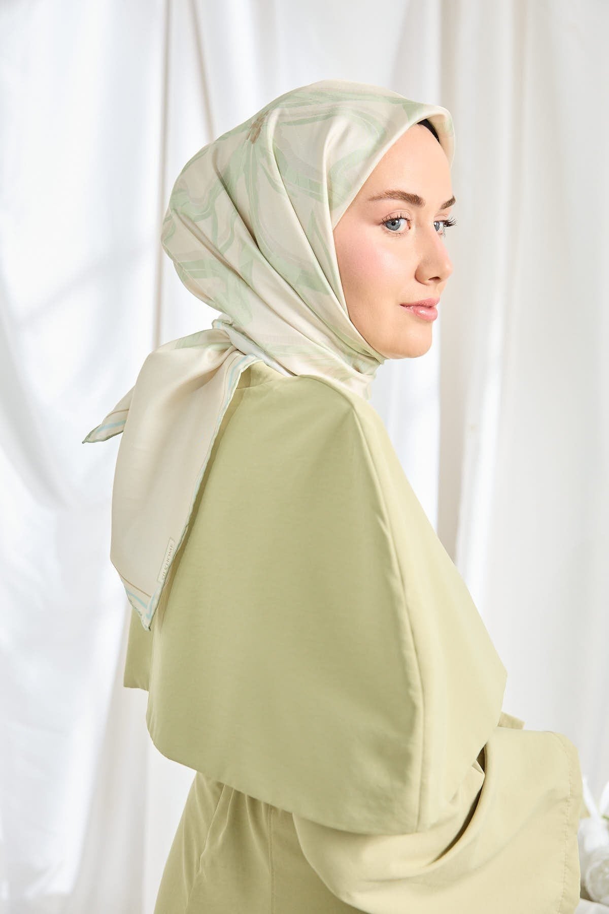 Twill İpek Eşarp Bloom Ekru