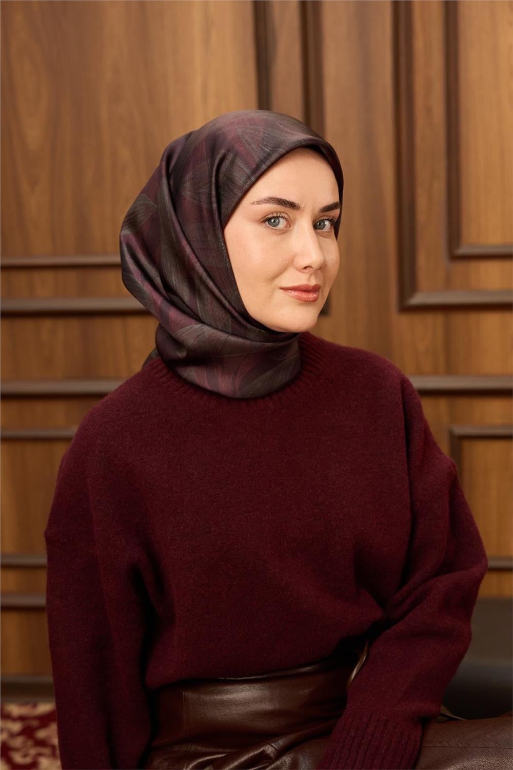 Twill İpek Eşarp Bordo-Vişne Yeşil Geçişli Kaymaz Tok Duruşlu 90x90