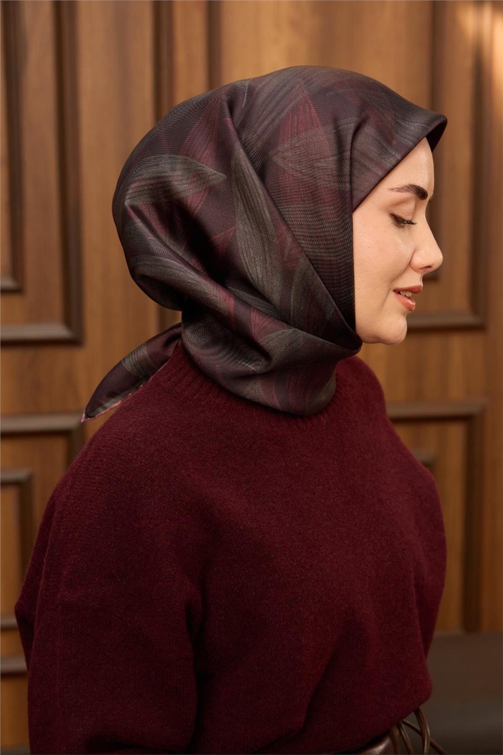 Twill İpek Eşarp Bordo-Vişne Yeşil Geçişli Kaymaz Tok Duruşlu 90x90