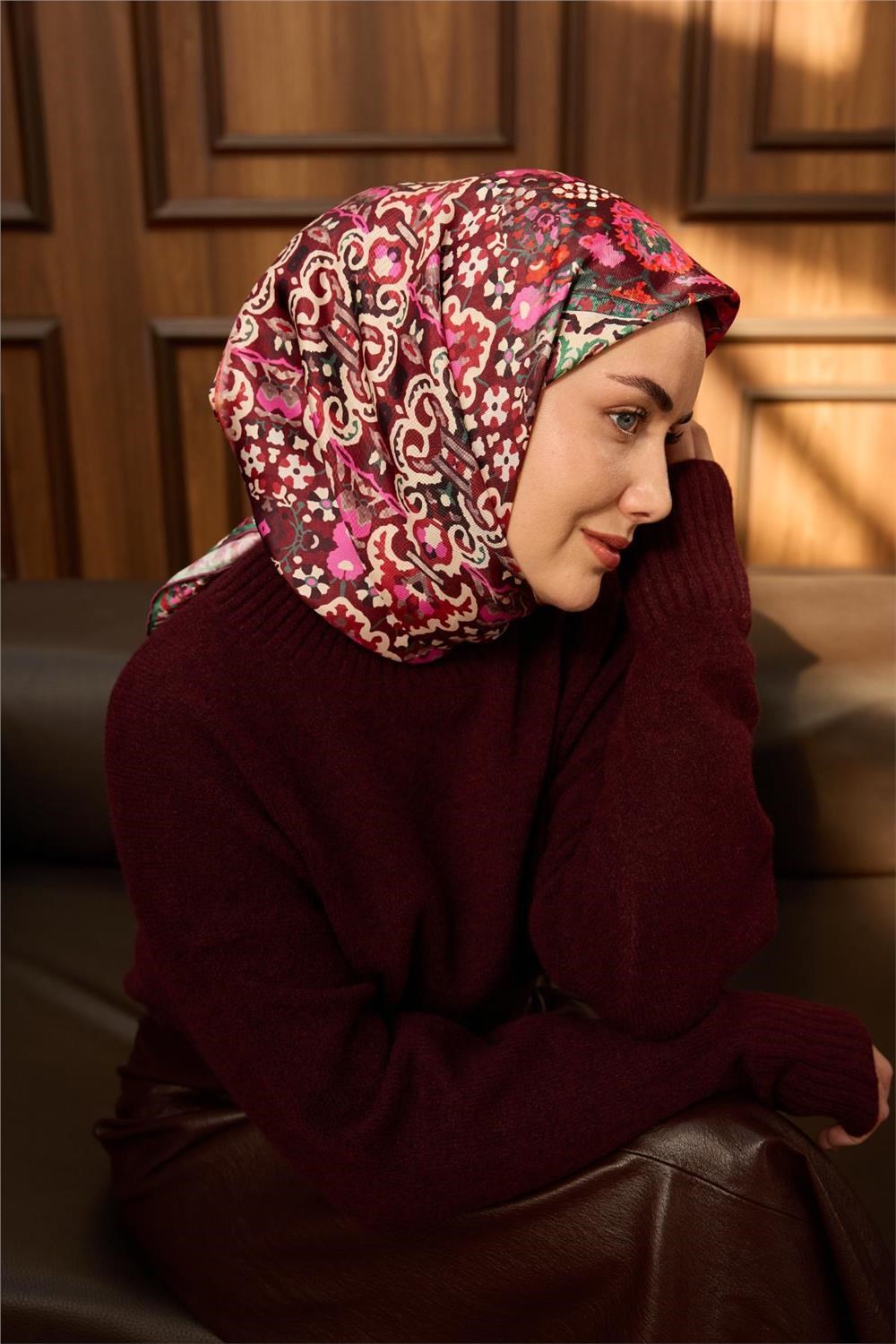 Twill İpek Eşarp Bordo–Pembe Desenli Tok Duruşlu Kaymaz 90x90