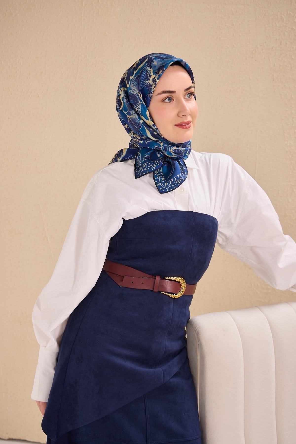 Twill İpek Eşarp Büyük Çiçek Saks 90x90