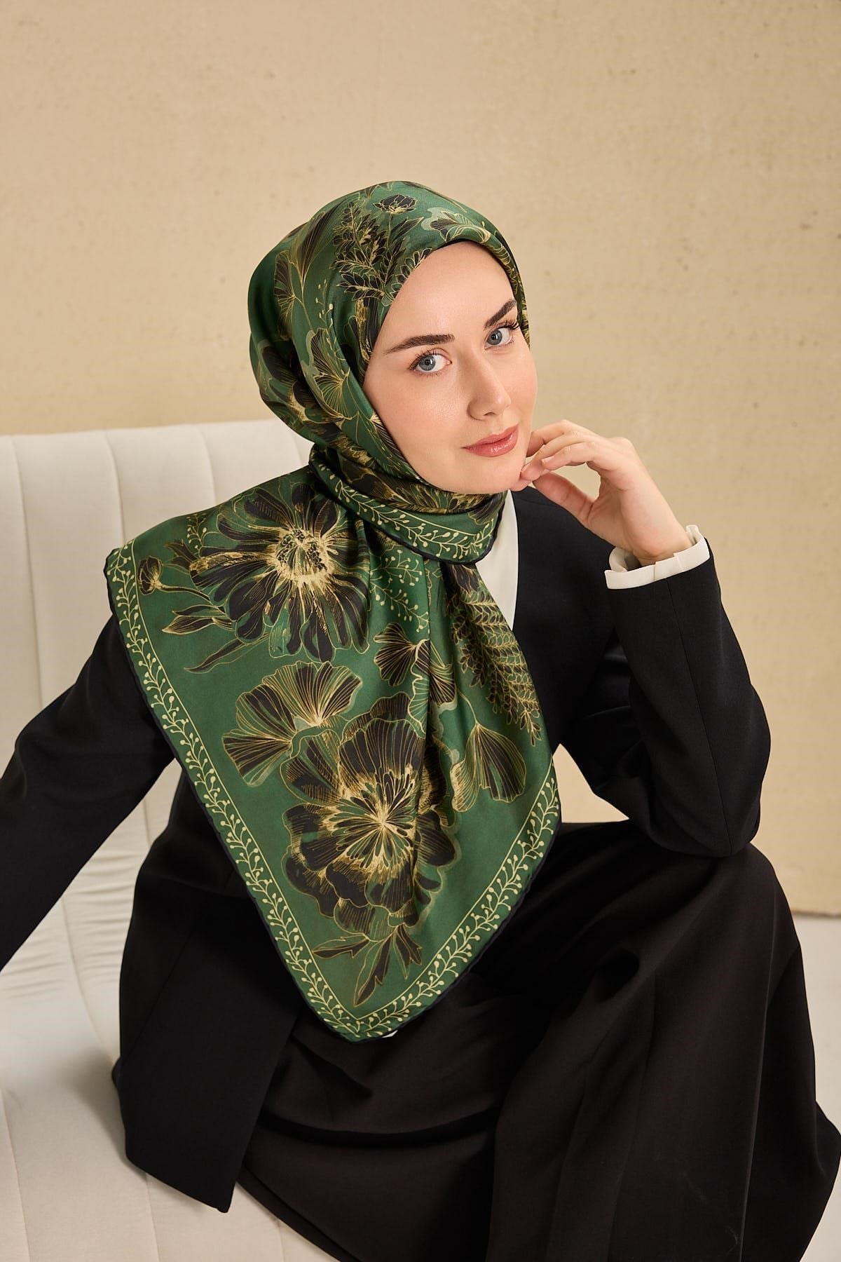 Twill İpek Eşarp Büyük Çiçek Zümrüt 90x90