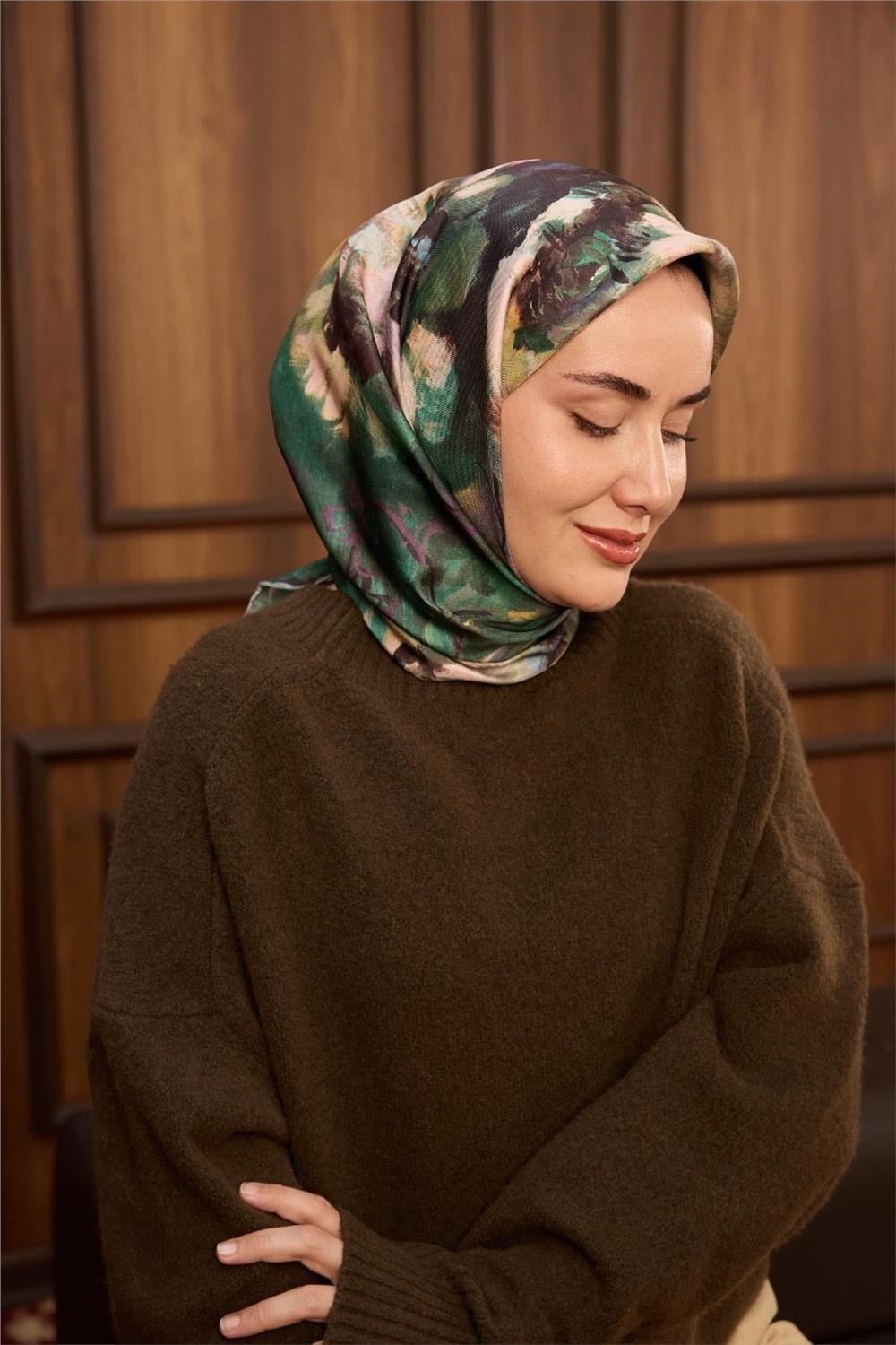 Twill İpek Eşarp Çağla-Koyu Yeşil Desenli Tok Duruşlu 90x90