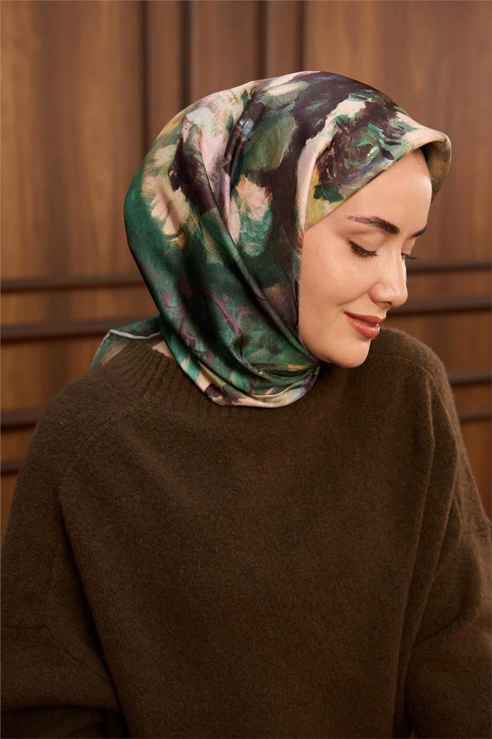 Twill İpek Eşarp Çağla-Koyu Yeşil Desenli Tok Duruşlu 90x90
