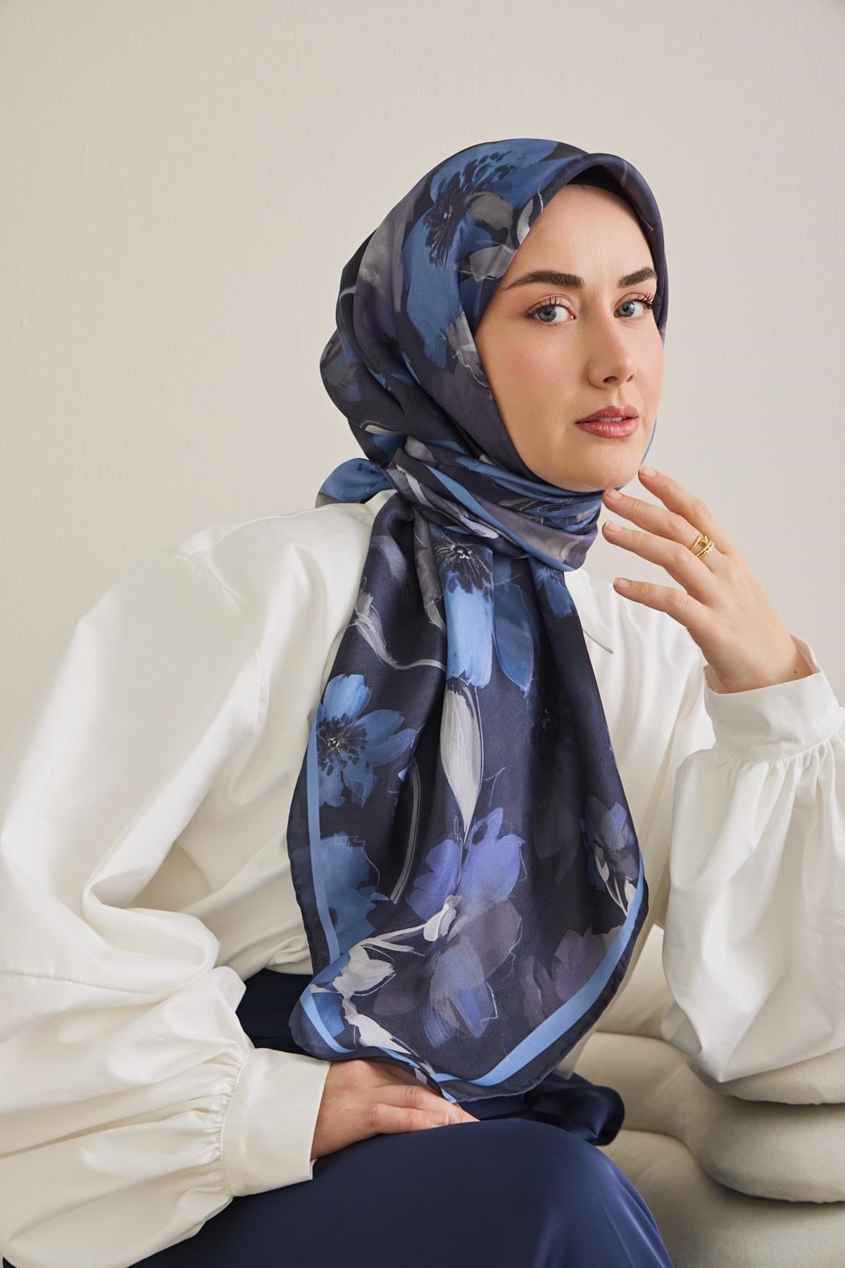 Twill İpek Eşarp Çiçek Desen Lacivert 90x90
