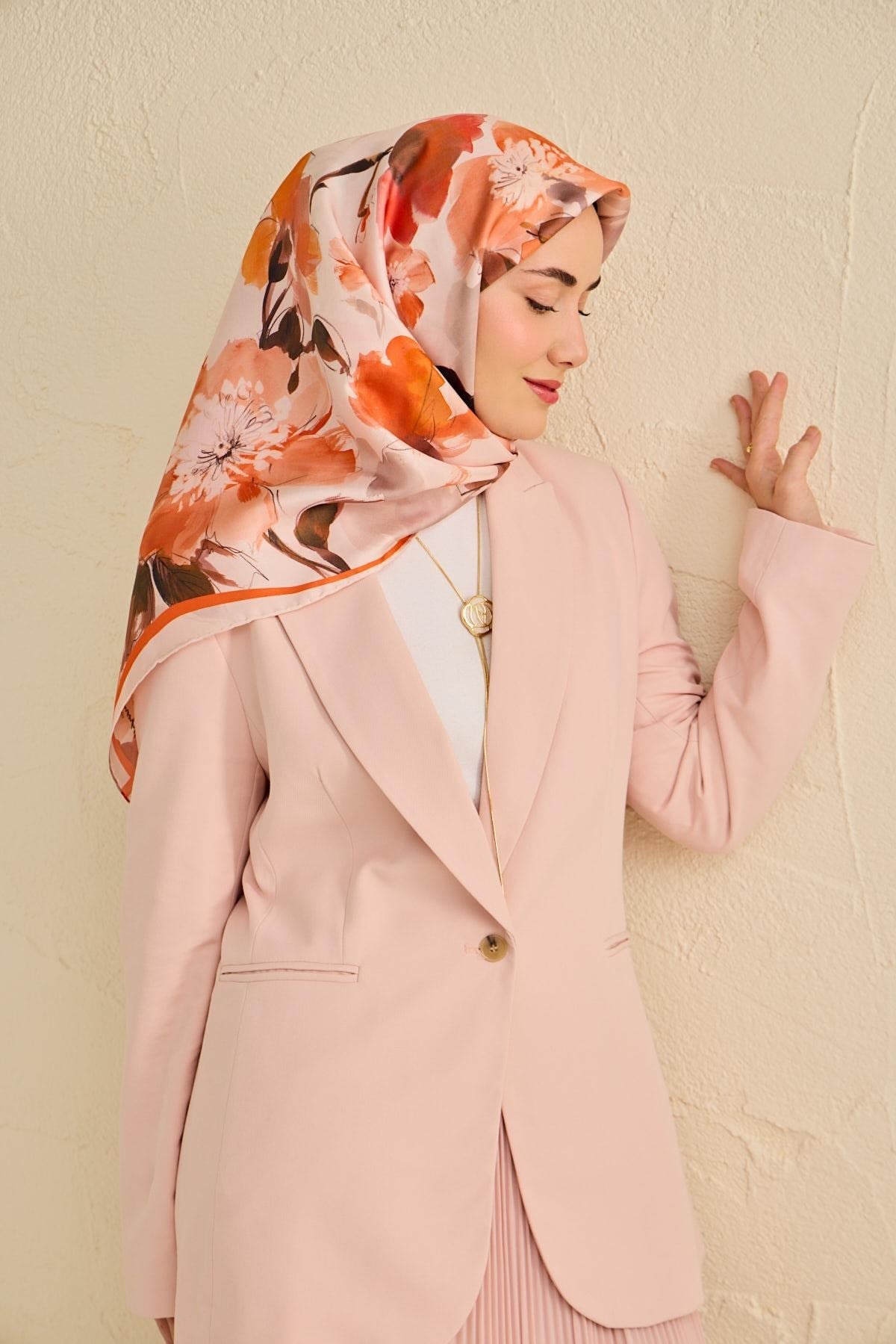 Twill İpek Eşarp Çiçek Desen Pudra 90x90