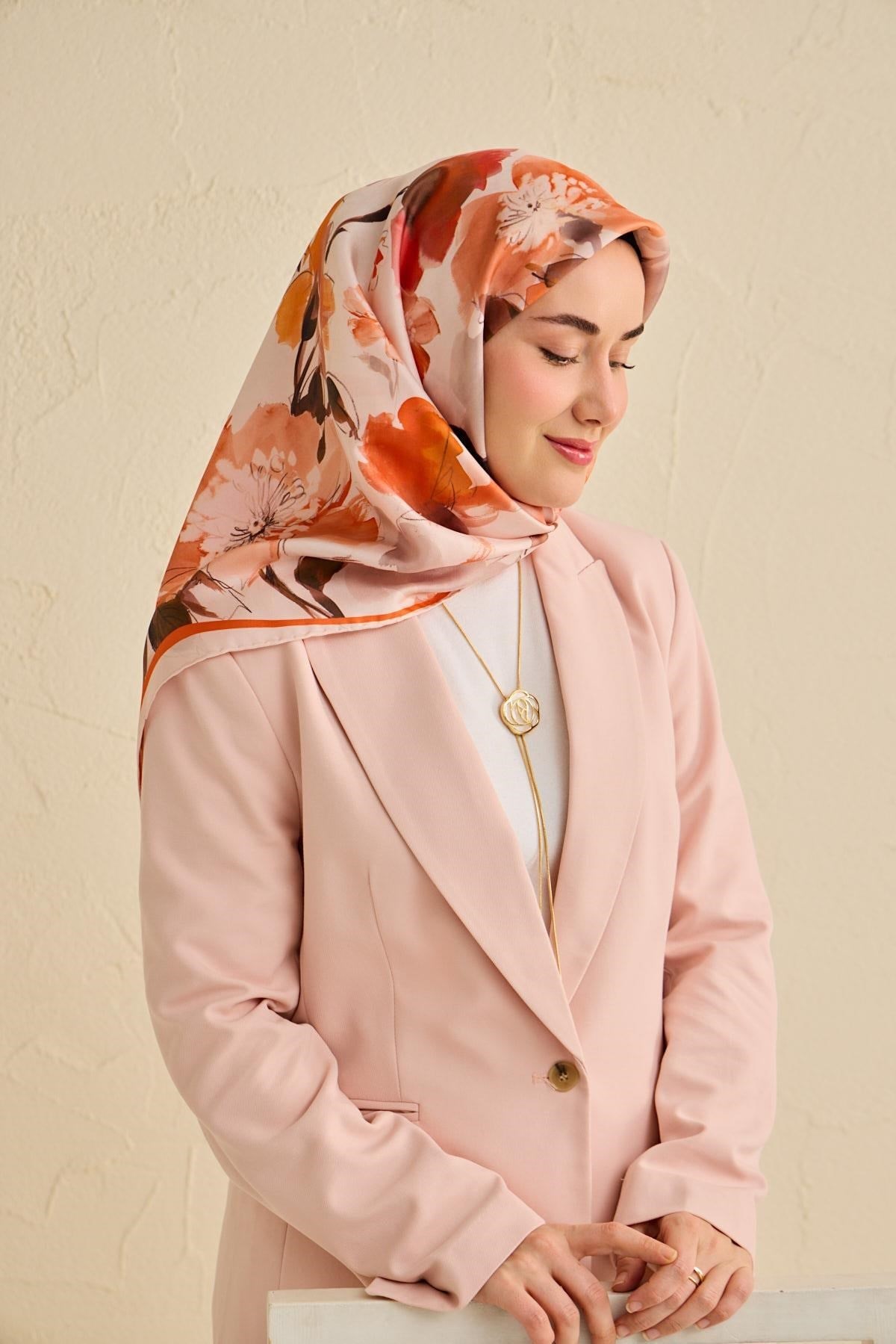 Twill İpek Eşarp Çiçek Desen Pudra 90x90