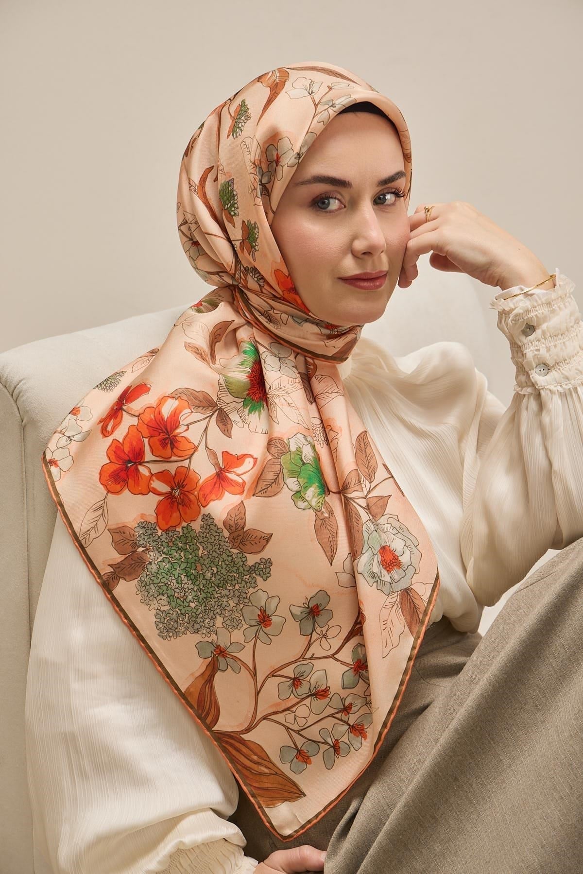 Twill İpek Eşarp Çiçek Rüyası Pudra Pembe 90x90