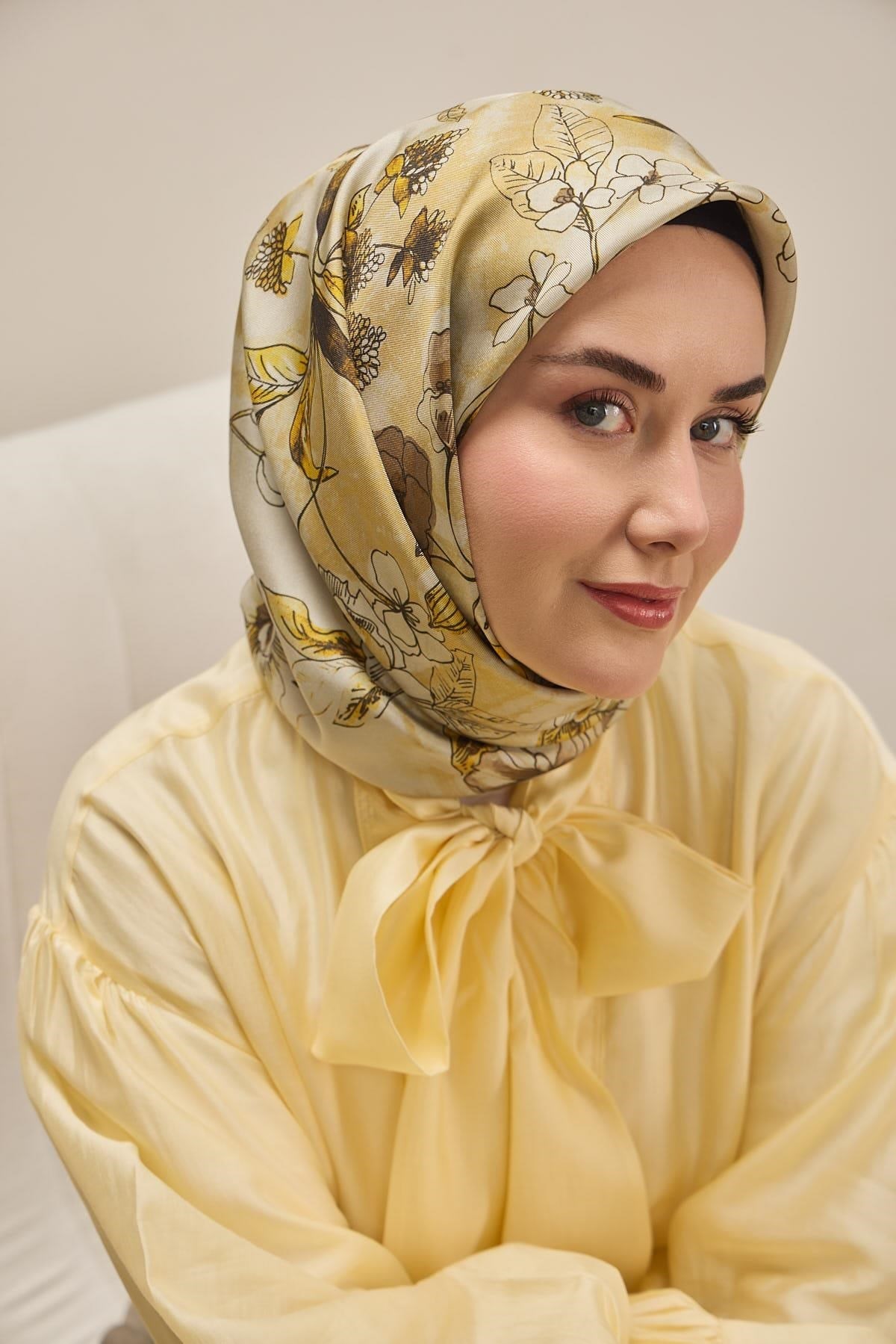 Twill İpek Eşarp Çiçek Rüyası Taş 90x90