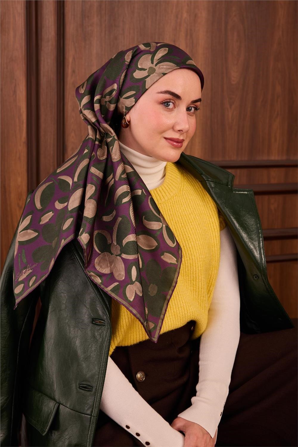 Twill İpek Eşarp Erguvan Yeşil Vizon Papatya Desenli Tok Duruşlu 90x90