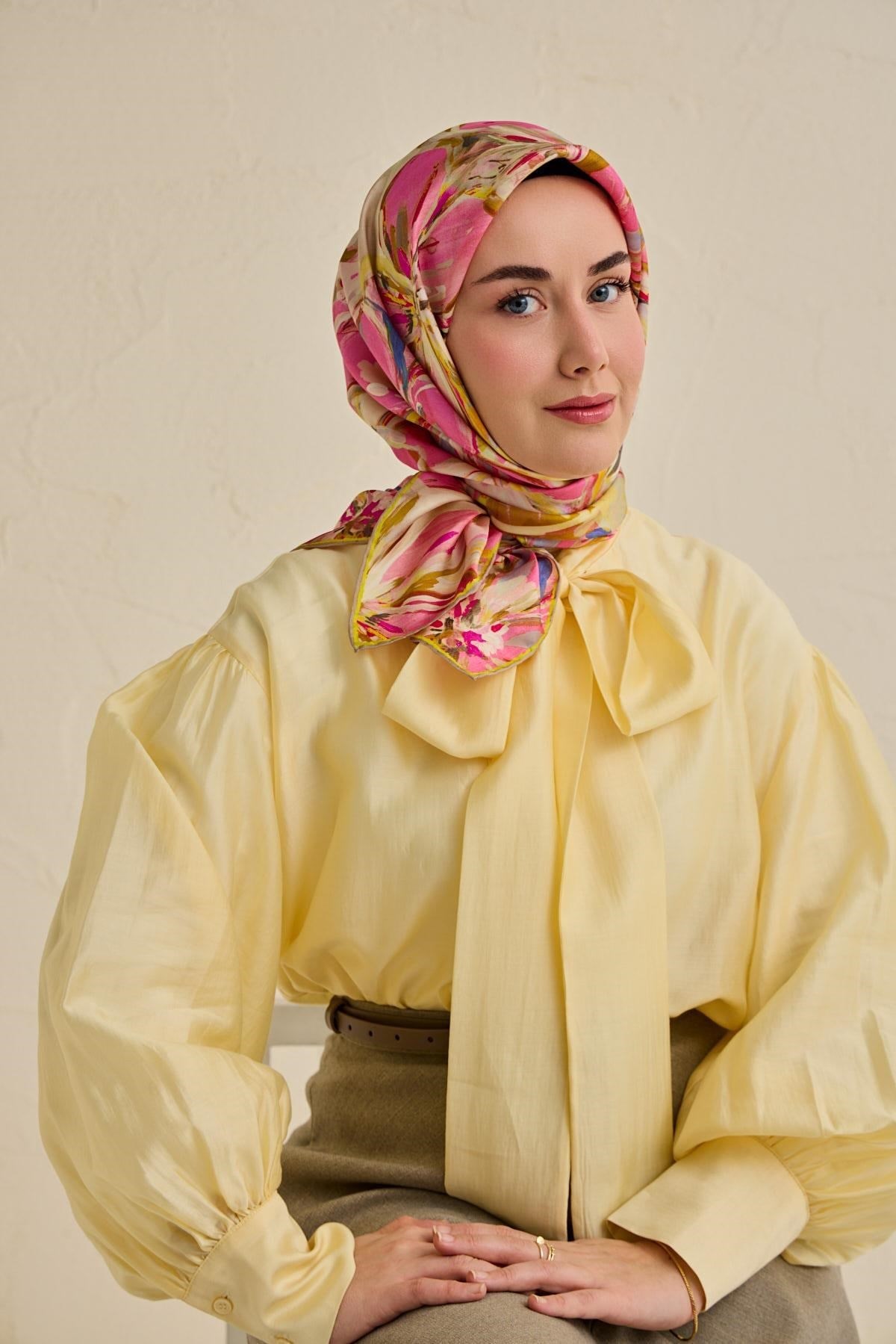 Twill İpek Eşarp Floral Art Desen Krem 90x90