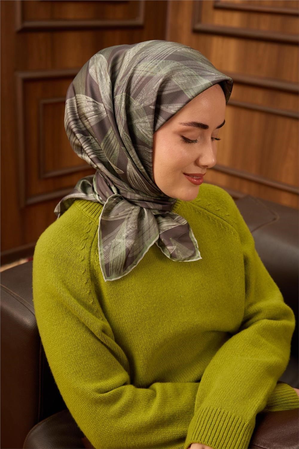 Twill İpek Eşarp Füme-Küf Yeşili Su Yeşili Geçişli Kaymaz Tok Duruşlu 90x90