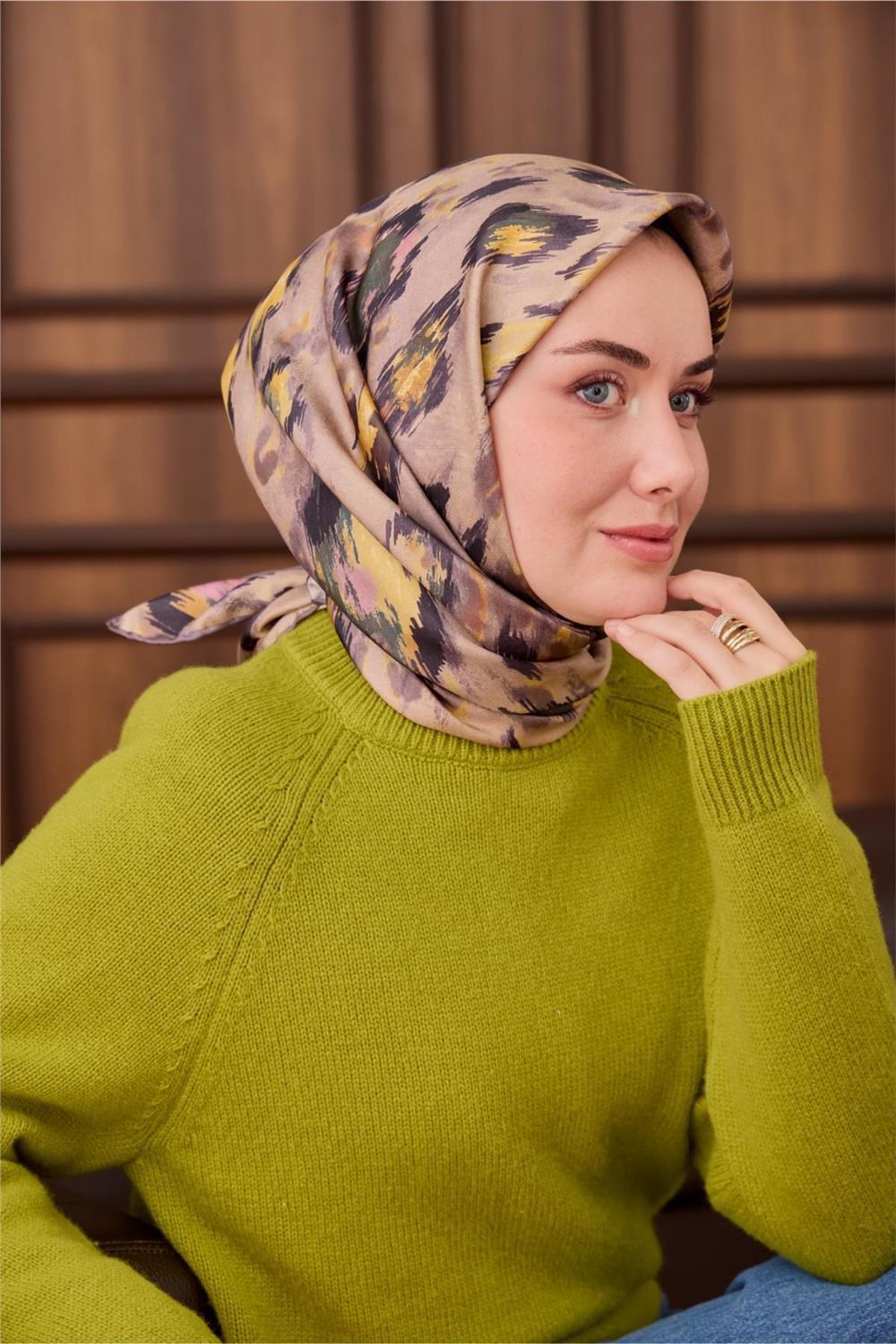 Twill İpek Eşarp Gri-Bej Desenli Tok Duruşlu 90x90