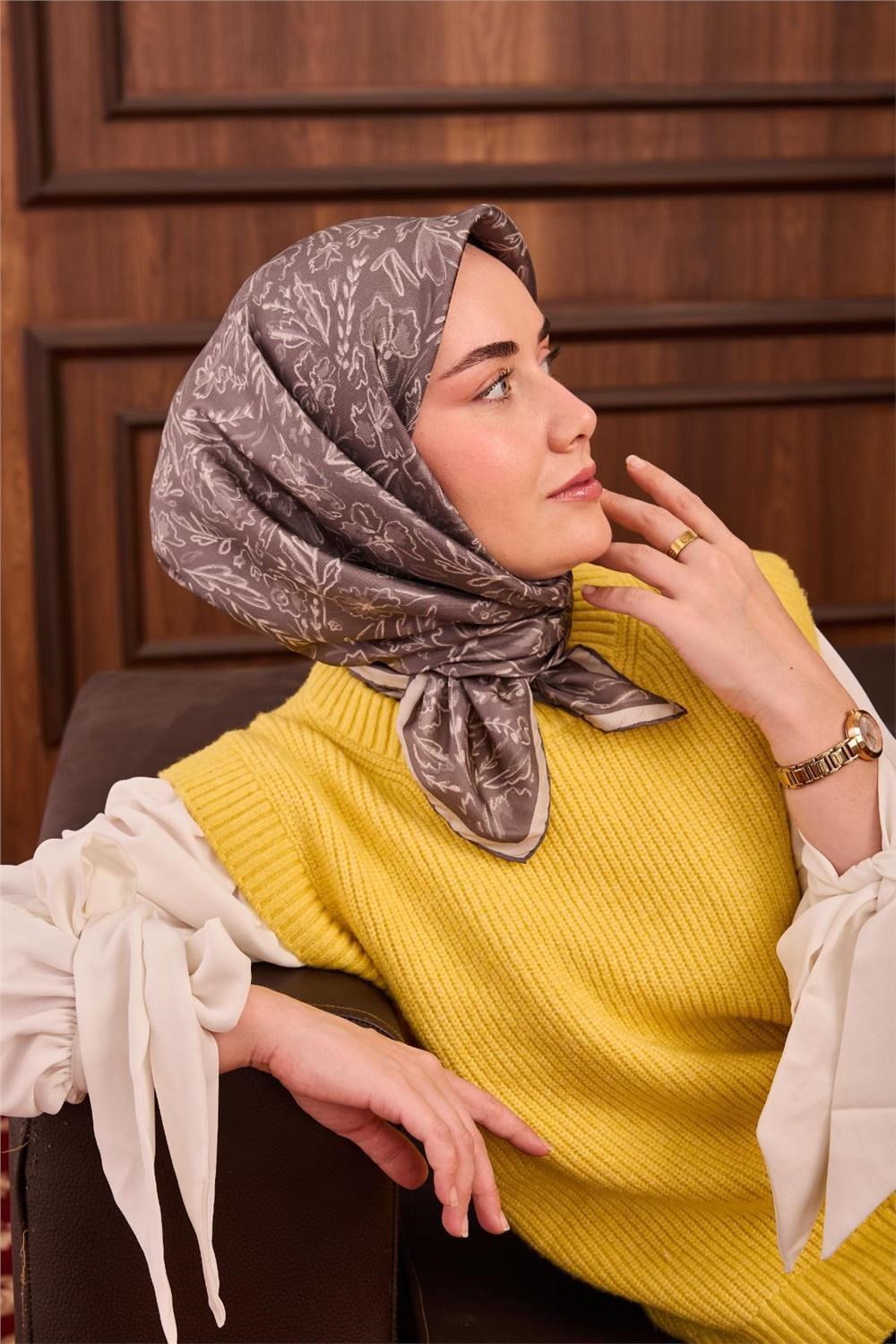 Twill İpek Eşarp Gri-Gümüş Çiçek Desenli Tok Duruşlu Kaymaz 90x90
