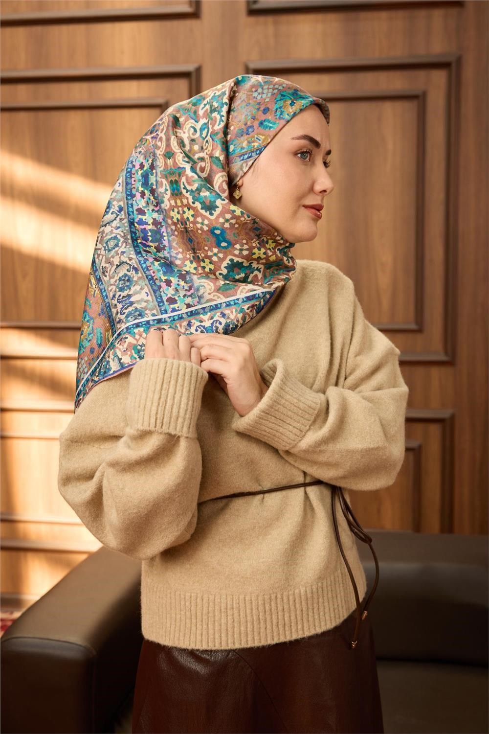 Twill İpek Eşarp Gül Kurusu-Mavi Desenli Kaymaz Tok Duruşlu 90x90