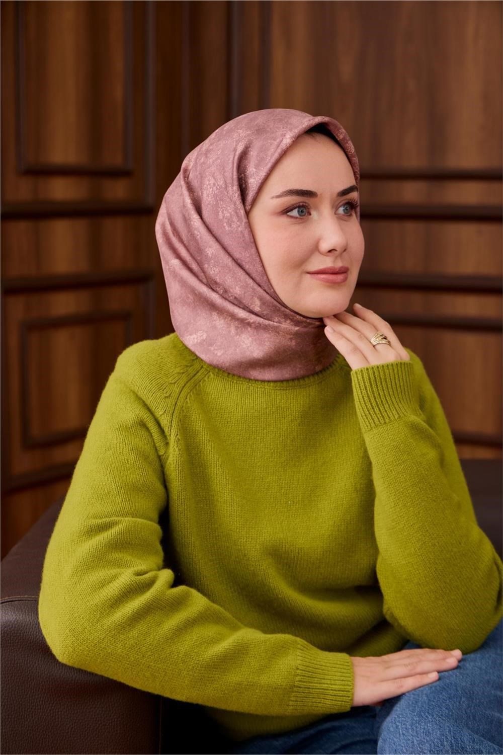 Twill İpek Eşarp Gül Kurusu–Toz Pembe Desenli Tok Duruşlu 90x90
