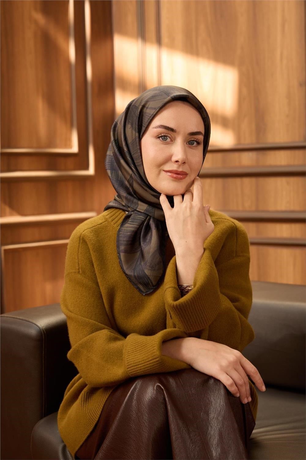 Twill İpek Eşarp Haki-Patlıcan Moru Desenli Tok Duruşlu 90x90