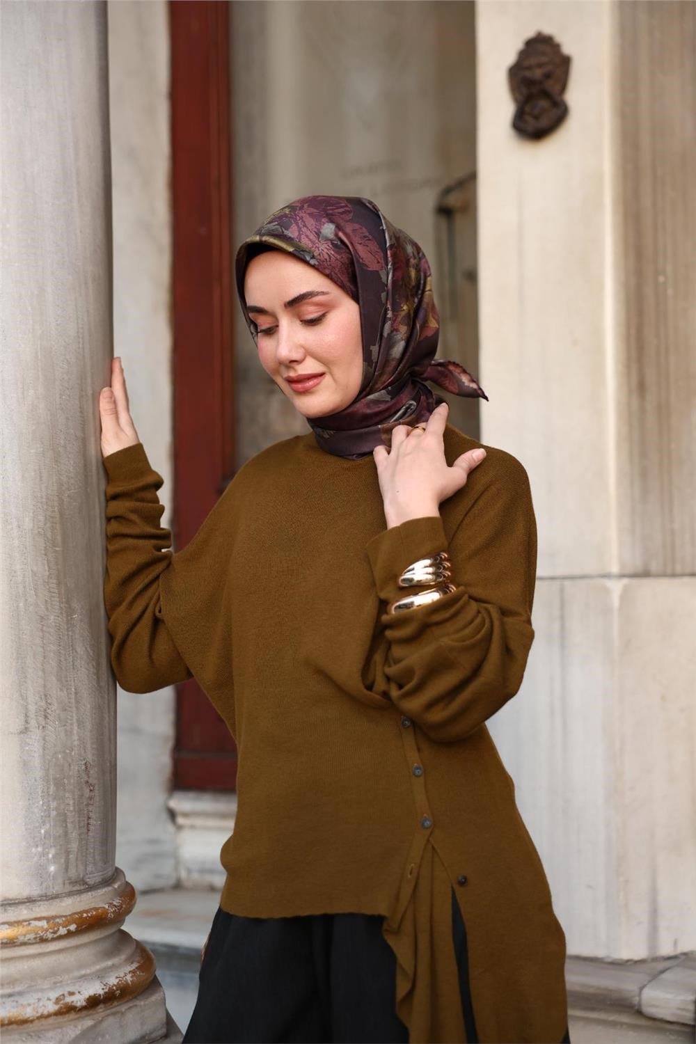 Twill İpek Eşarp Kahverengi-Yeşil Çiçek Desenli Tok Duruşlu Kaymaz 90x90