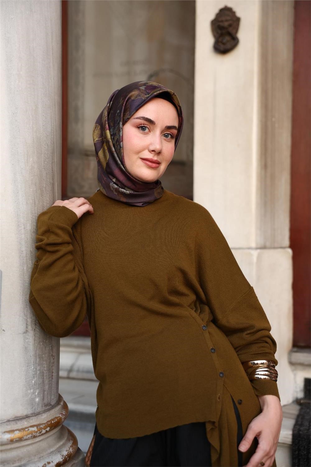 Twill İpek Eşarp Kahverengi-Yeşil Çiçek Desenli Tok Duruşlu Kaymaz 90x90
