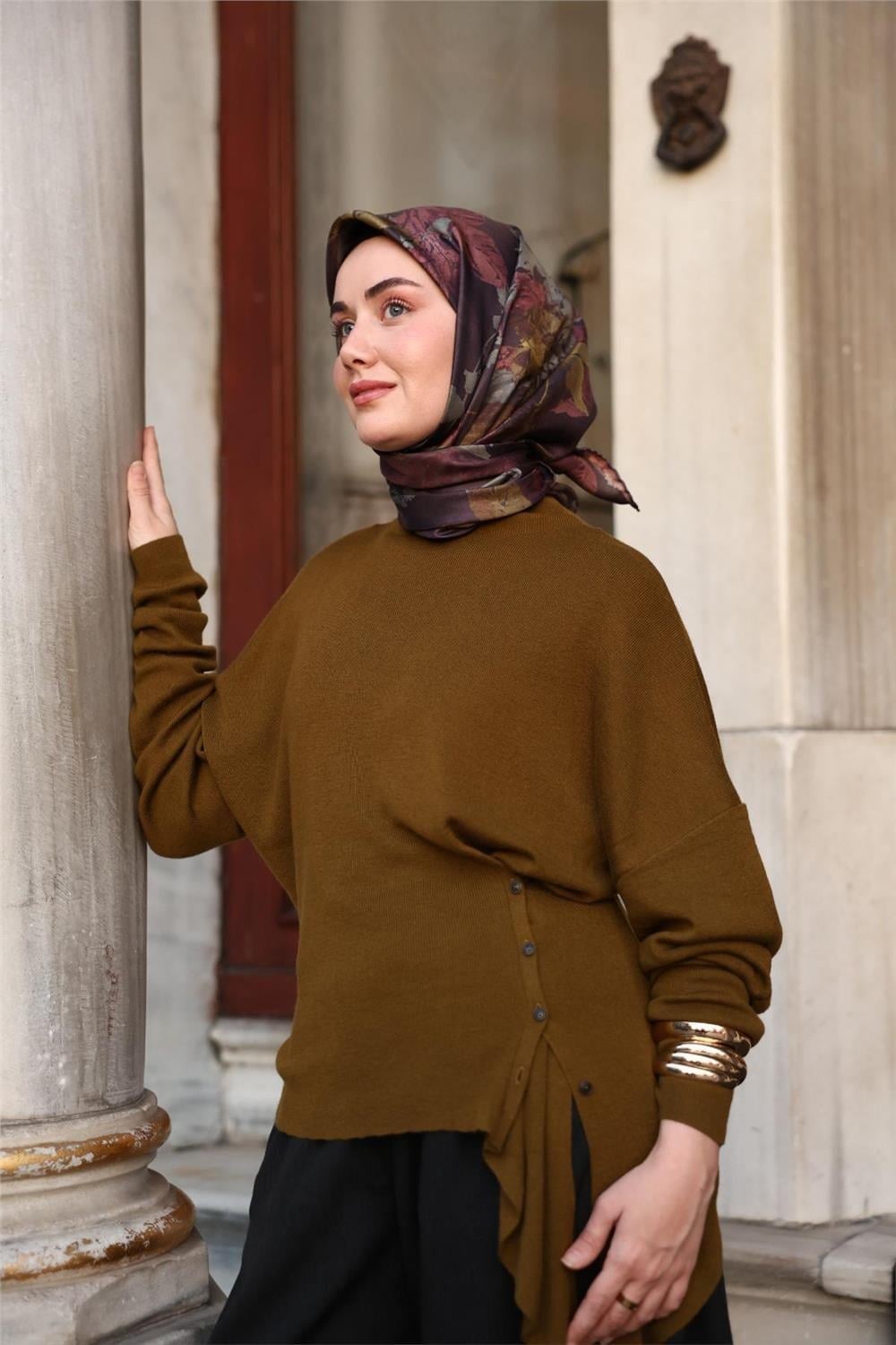 Twill İpek Eşarp Kahverengi-Yeşil Çiçek Desenli Tok Duruşlu Kaymaz 90x90