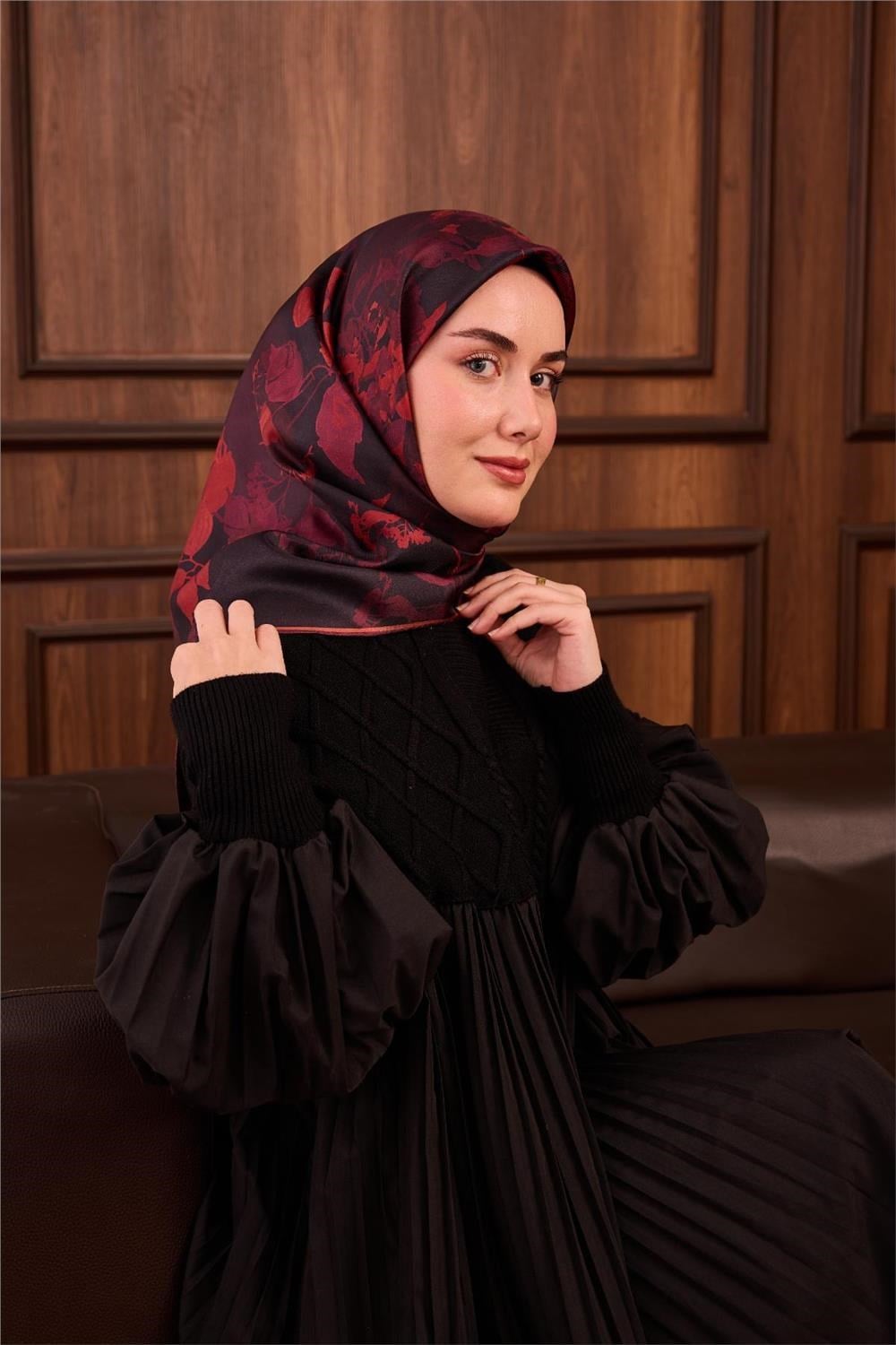 Twill İpek Eşarp Kırmızı-Siyah Çiçek Desenli Tok Duruşlu Kaymaz 90x90