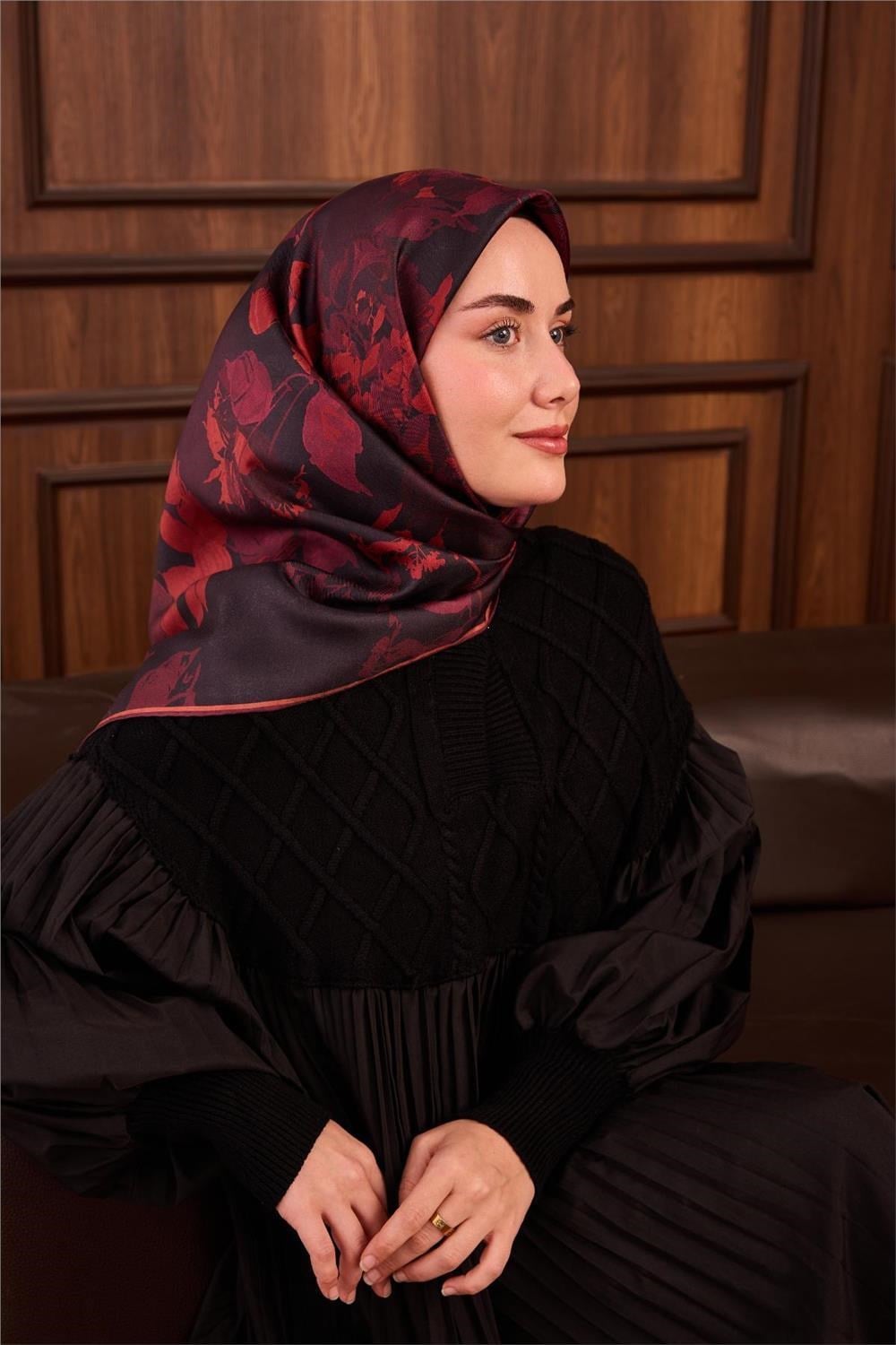 Twill İpek Eşarp Kırmızı-Siyah Çiçek Desenli Tok Duruşlu Kaymaz 90x90