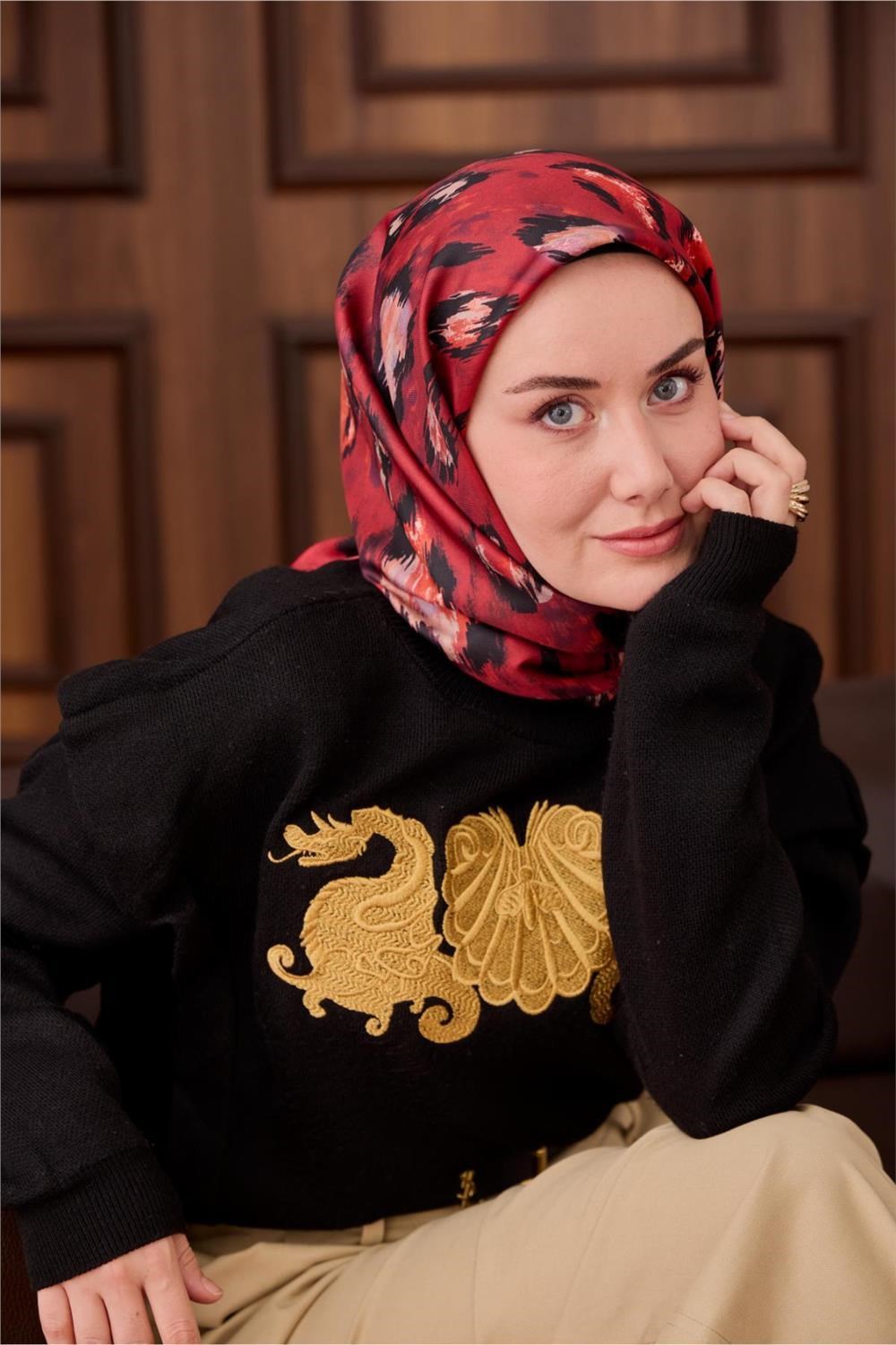 Twill İpek Eşarp Kırmızı-Siyah Desenli Tok Duruşlu 90x90