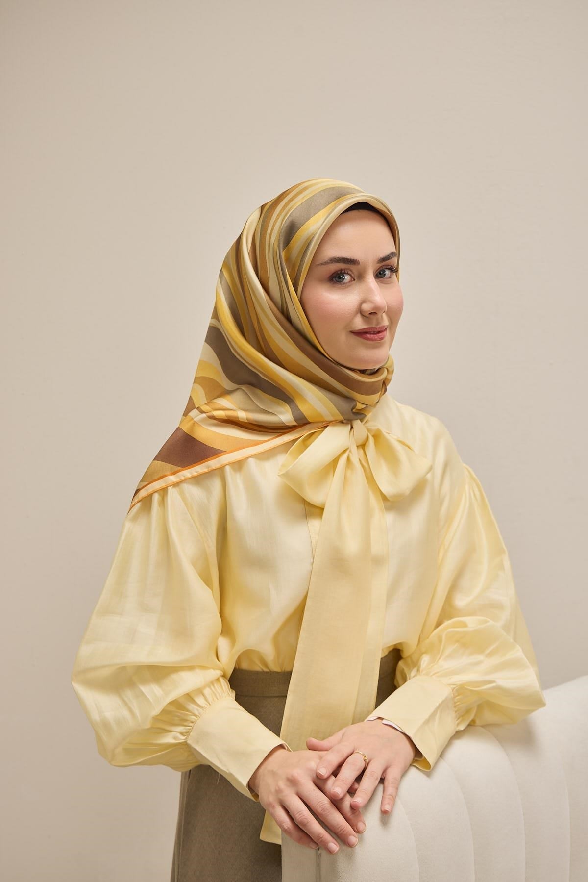 Twill İpek Eşarp Kıvrımlı Şerit Butter Yellow 90x90