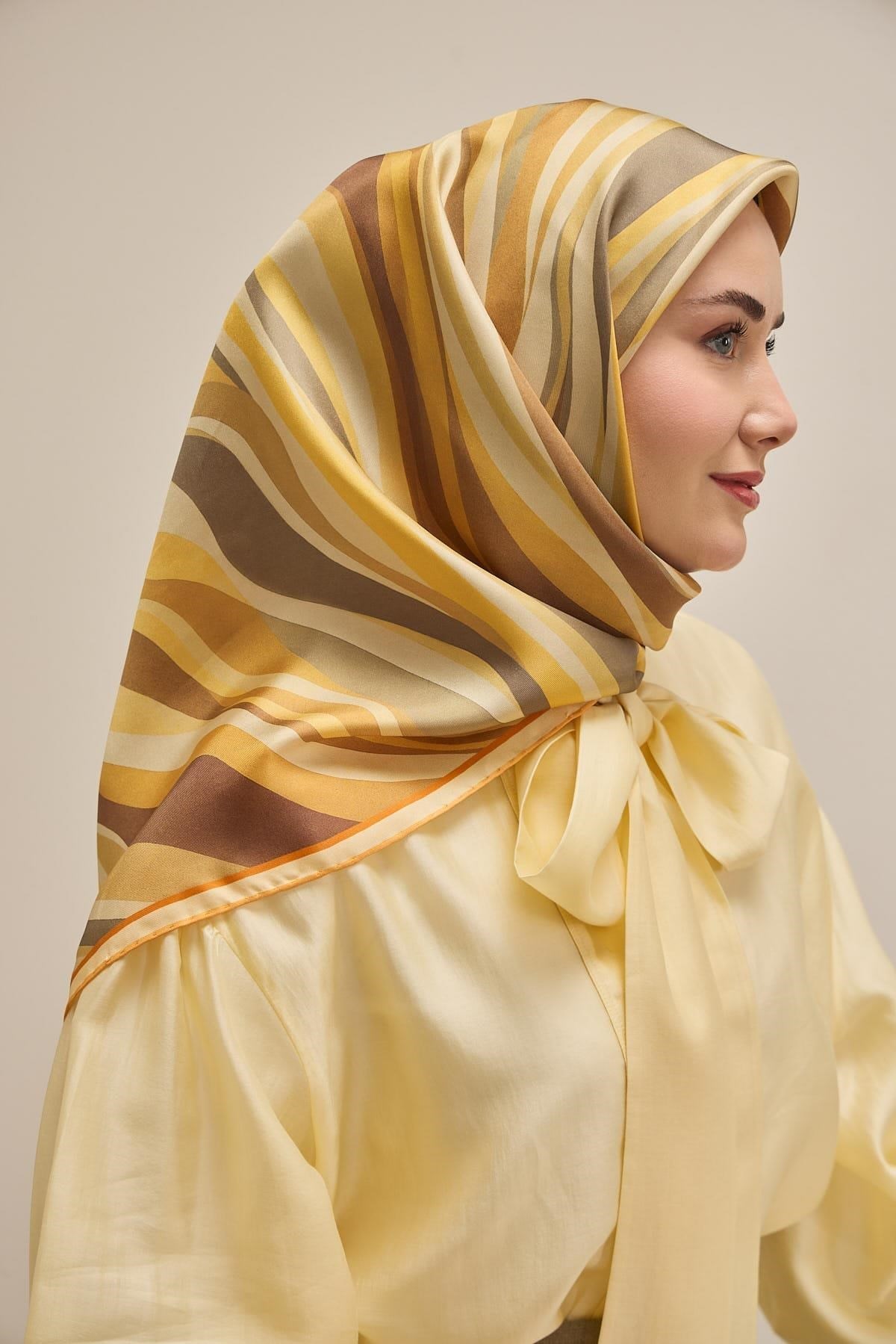 Twill İpek Eşarp Kıvrımlı Şerit Butter Yellow 90x90
