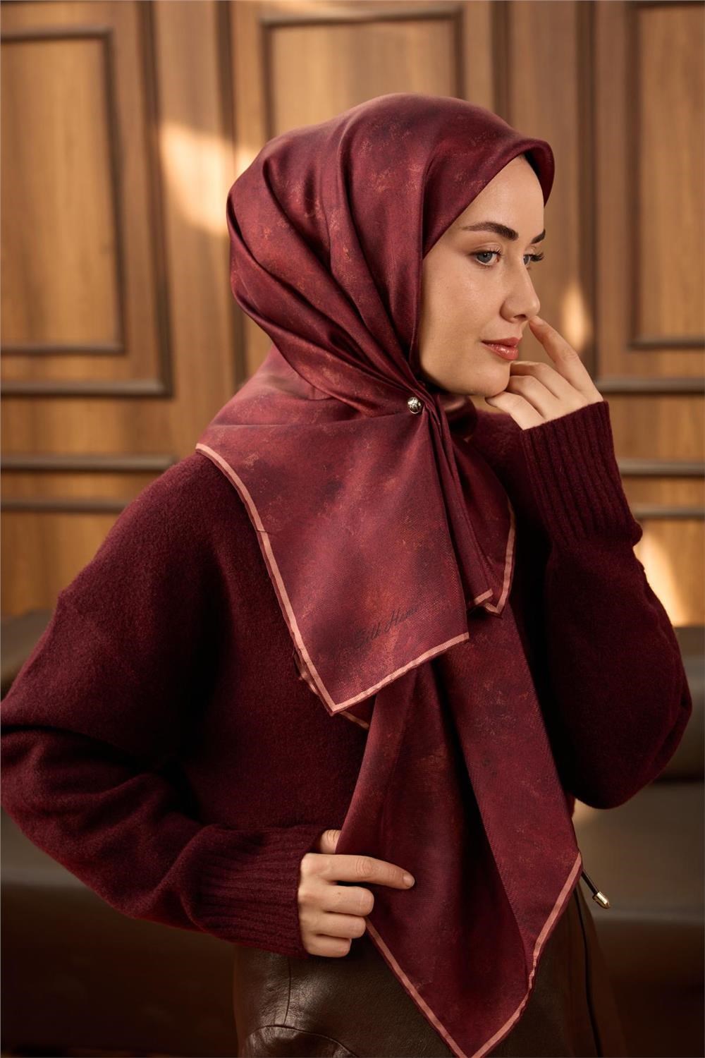 Twill İpek Eşarp Koyu Kırmızı–Somon Desenli Tok Duruşlu 90x90
