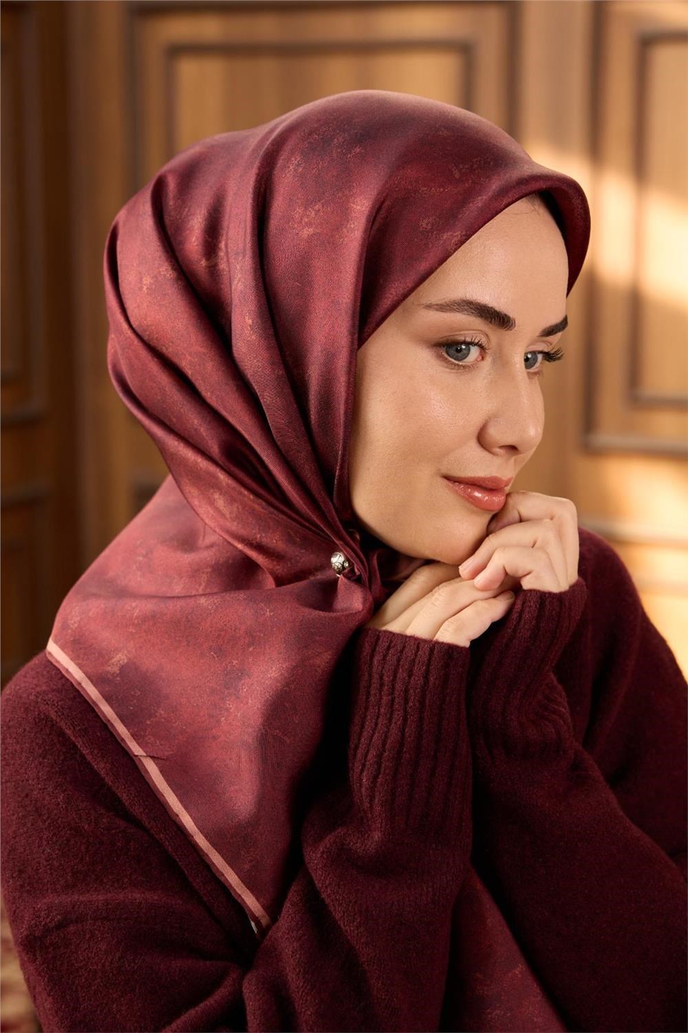 Twill İpek Eşarp Koyu Kırmızı–Somon Desenli Tok Duruşlu 90x90