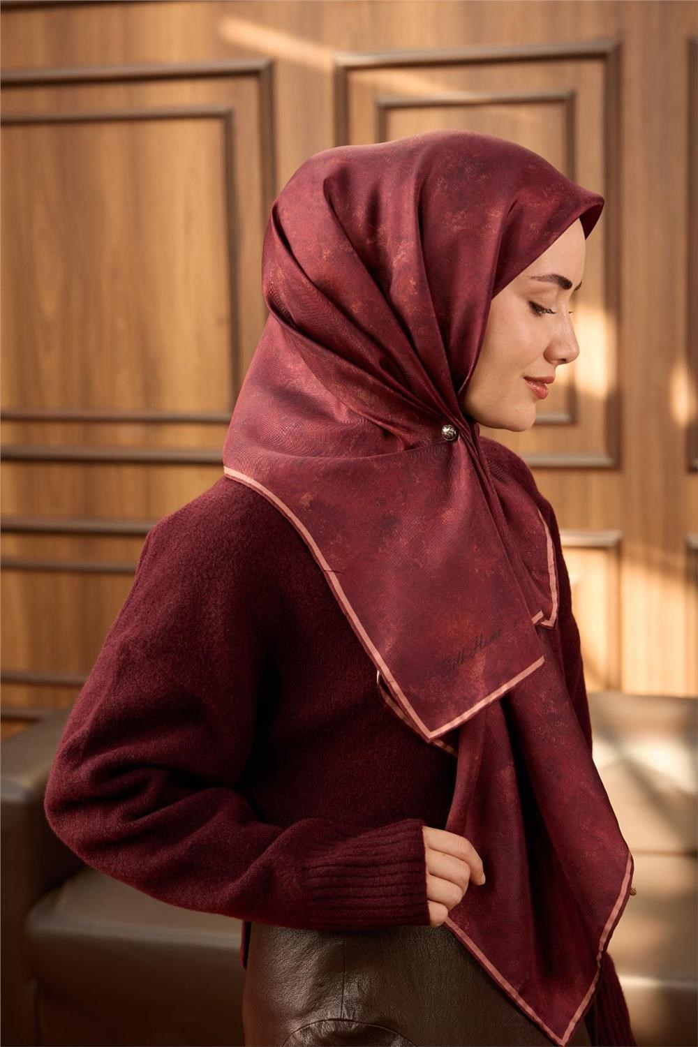 Twill İpek Eşarp Koyu Kırmızı–Somon Desenli Tok Duruşlu 90x90