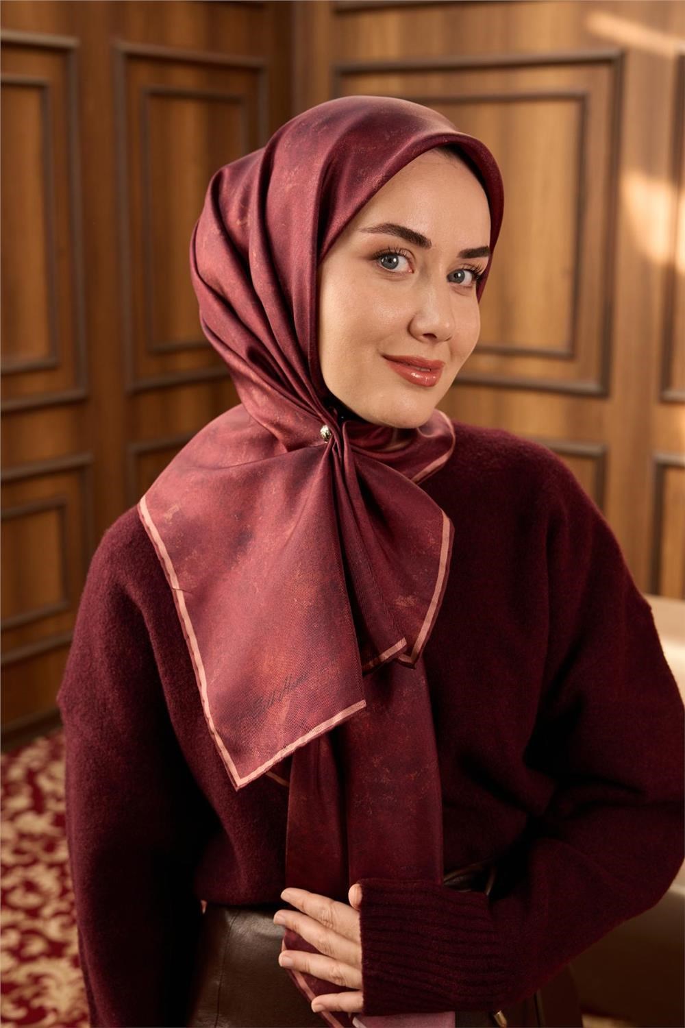 Twill İpek Eşarp Koyu Kırmızı–Somon Desenli Tok Duruşlu 90x90