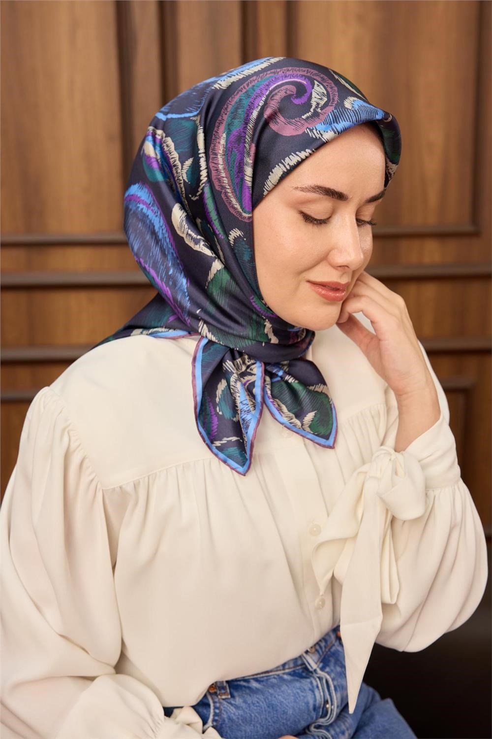 Twill İpek Eşarp Koyu Lacivert-Gök Mavi Desenli Tok Duruşlu 90x90