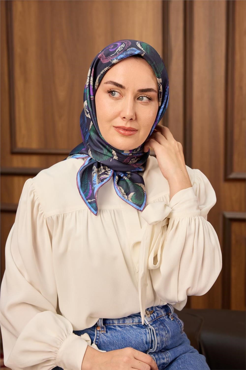 Twill İpek Eşarp Koyu Lacivert-Gök Mavi Desenli Tok Duruşlu 90x90