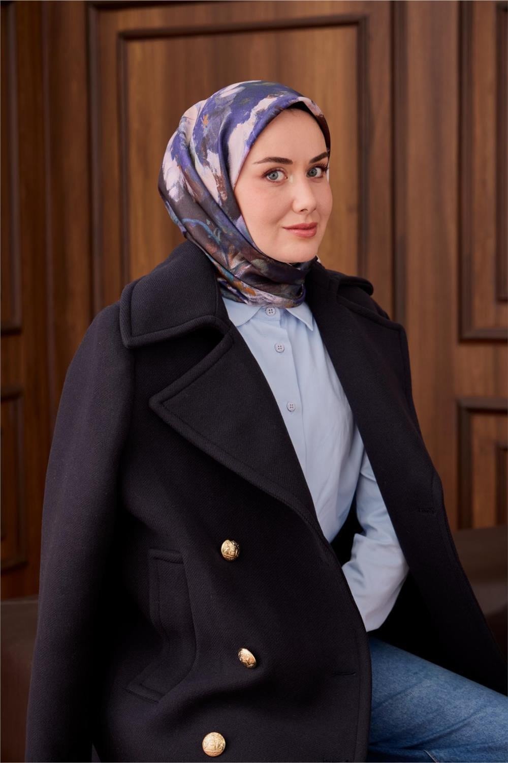 Twill İpek Eşarp Koyu Lacivert-Mor Desenli Tok Duruşlu 90x90
