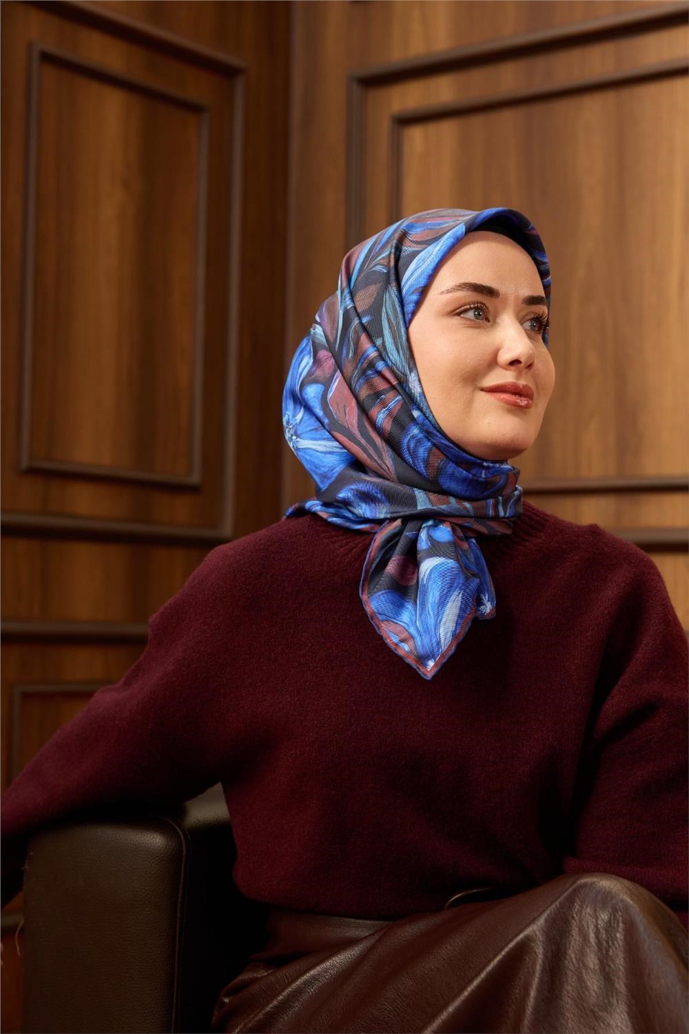 Twill İpek Eşarp Koyu Lacivert-Saks Mavi Desenli Tok Duruşlu 90x90