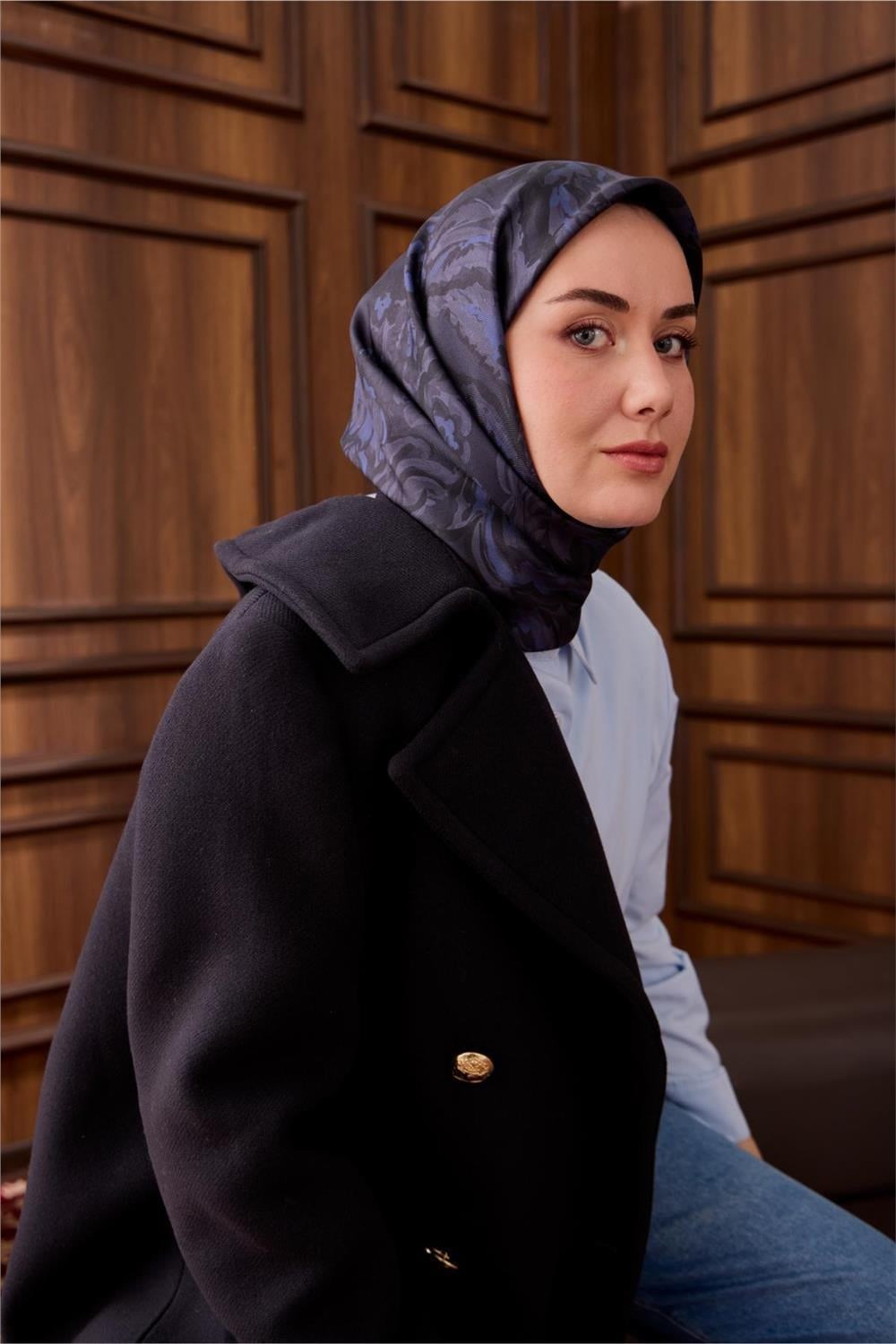 Twill İpek Eşarp Koyu Lacivert-Siyah Desenli Tok Duruşlu 90x90