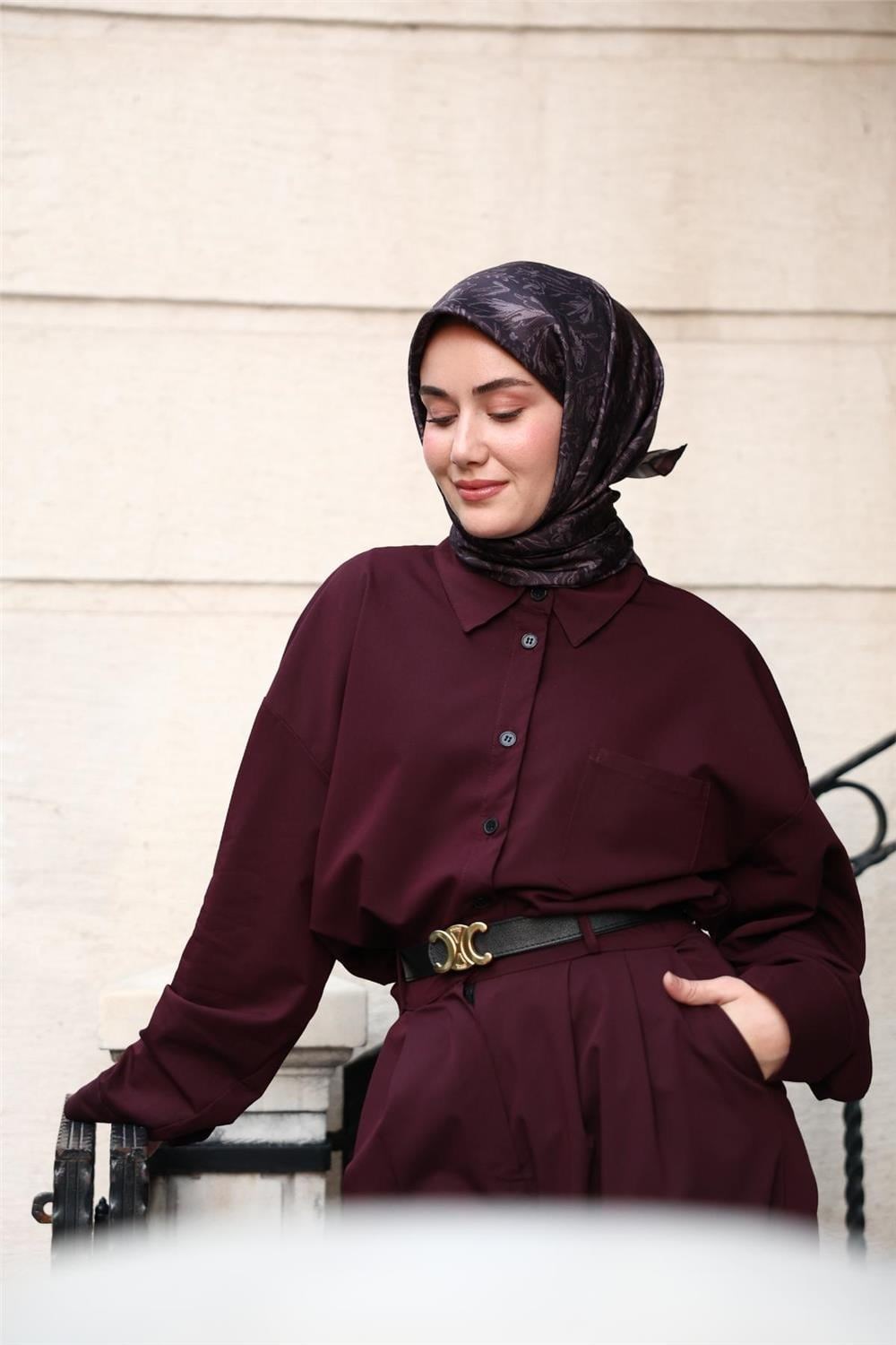 Twill İpek Eşarp Koyu Mor Çiçek Desenli Tok Duruşlu 90x90