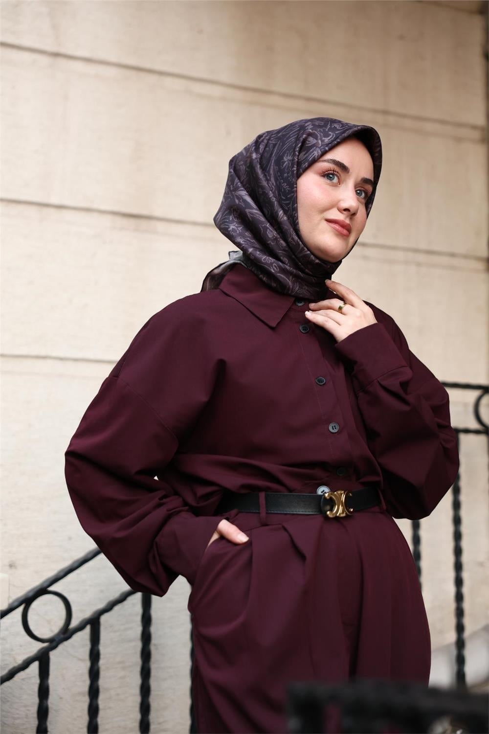 Twill İpek Eşarp Koyu Mor Çiçek Desenli Tok Duruşlu 90x90