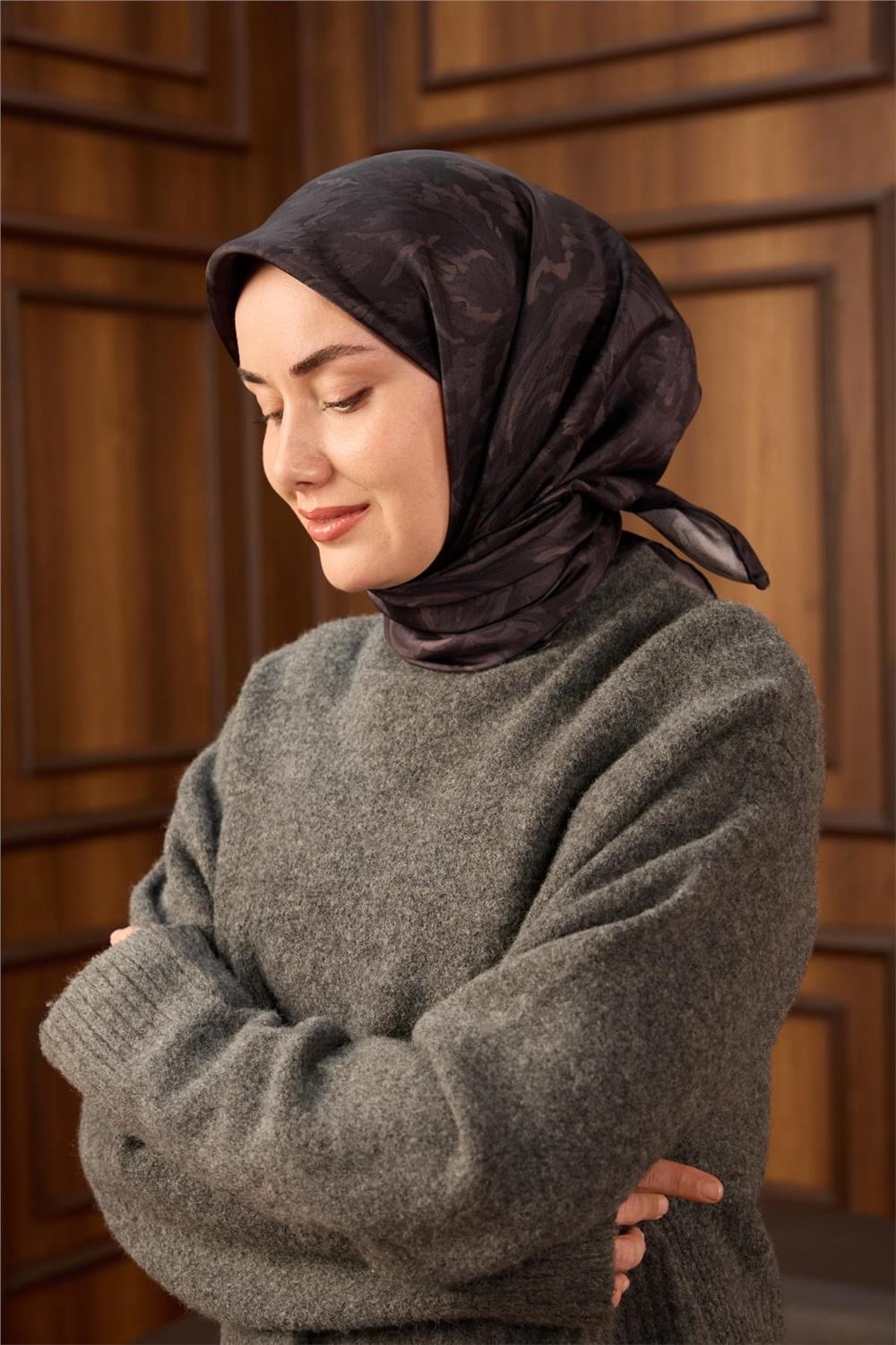 Twill İpek Eşarp Koyu Mor Desenli Tok Duruşlu 90x90