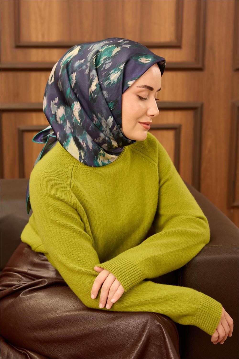 Twill İpek Eşarp Koyu Mor-Zümrüt Desenli Tok Duruşlu 90x90