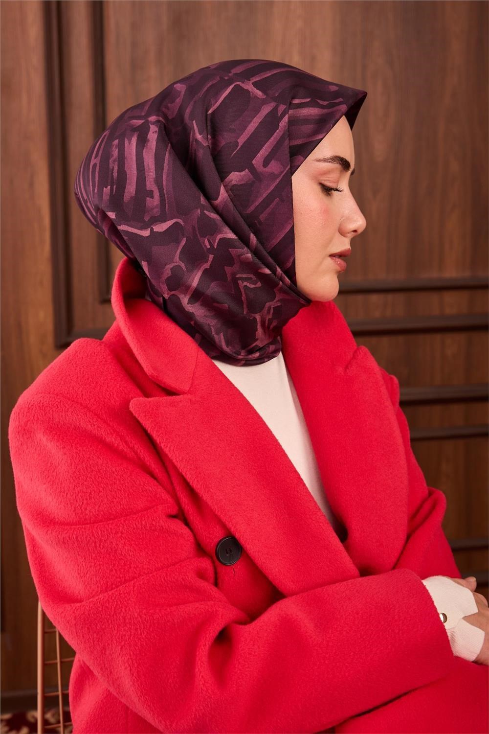 Twill İpek Eşarp Koyu Mor–Leylak–Eflatun Desenli Tok Duruşlu 90x90