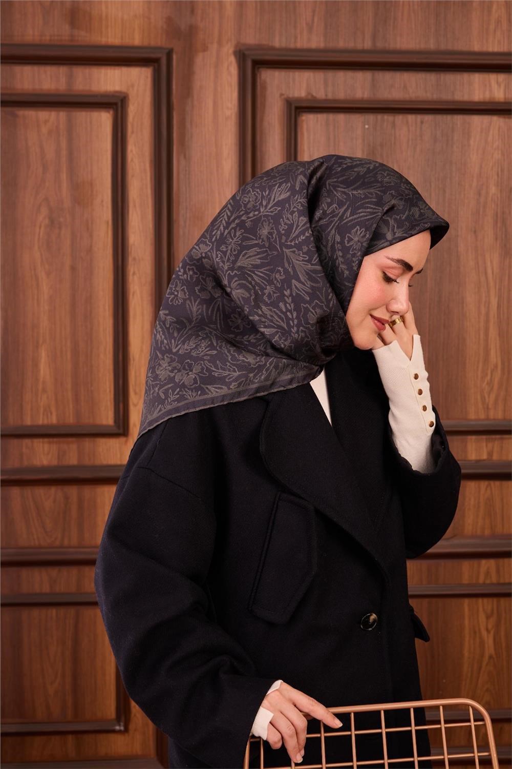 Twill İpek Eşarp Koyu Yeşil Çiçek Desenli Tok Duruşlu Kaymaz 90x90