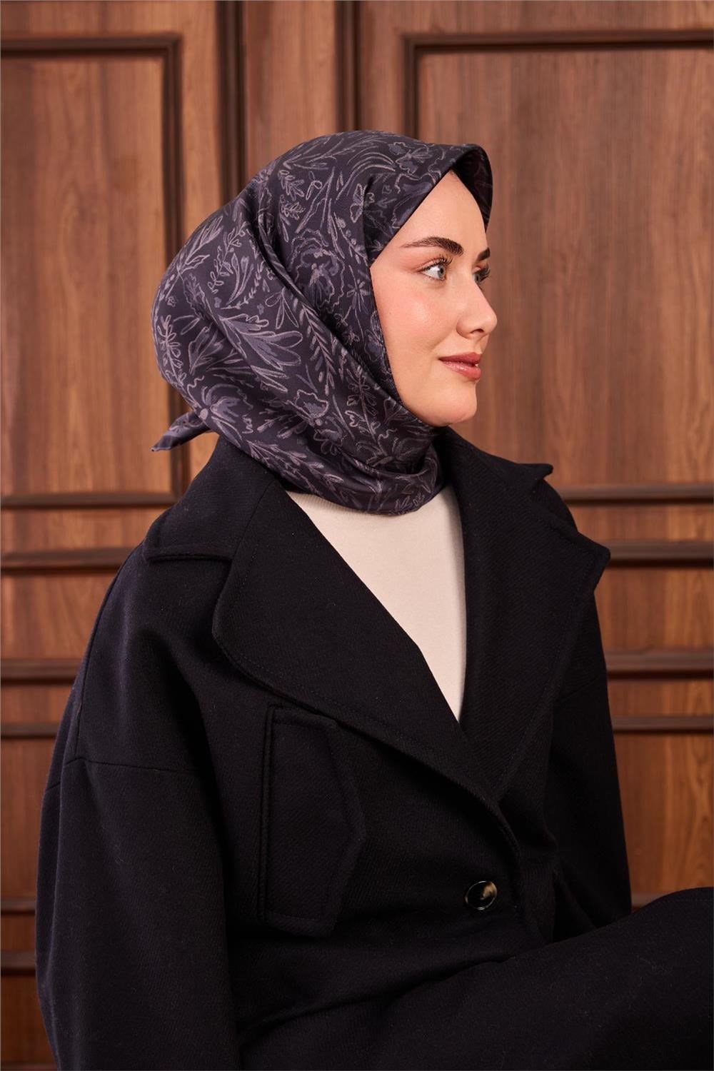 Twill İpek Eşarp Lacivert Çiçek Desenli Tok Duruşlu 90x90