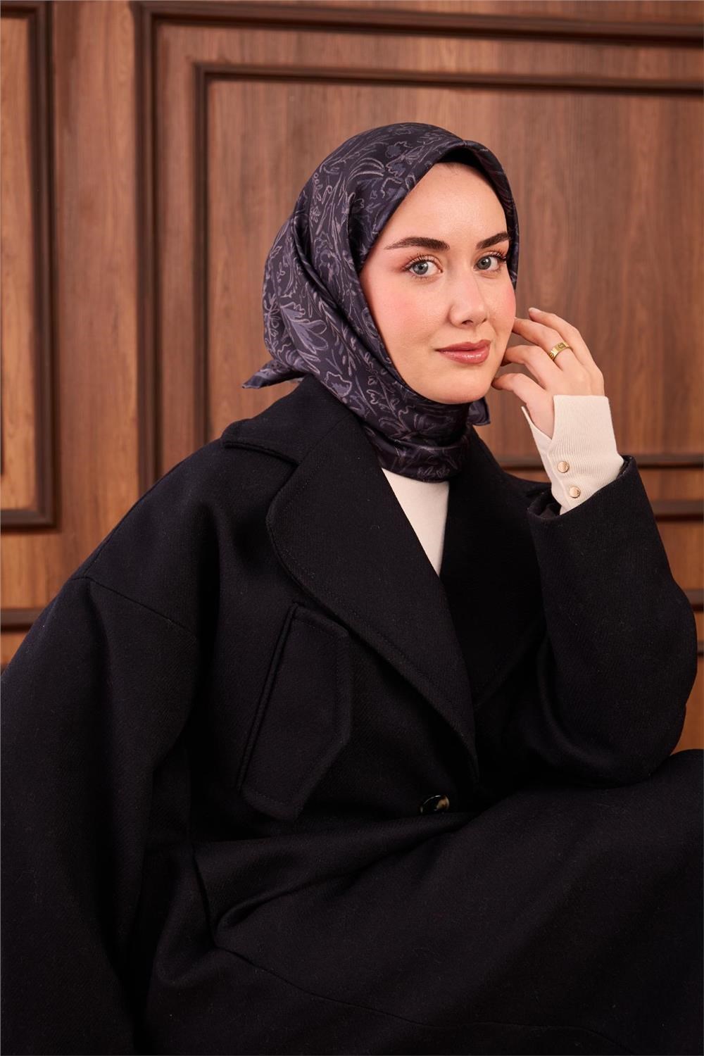 Twill İpek Eşarp Lacivert Çiçek Desenli Tok Duruşlu 90x90